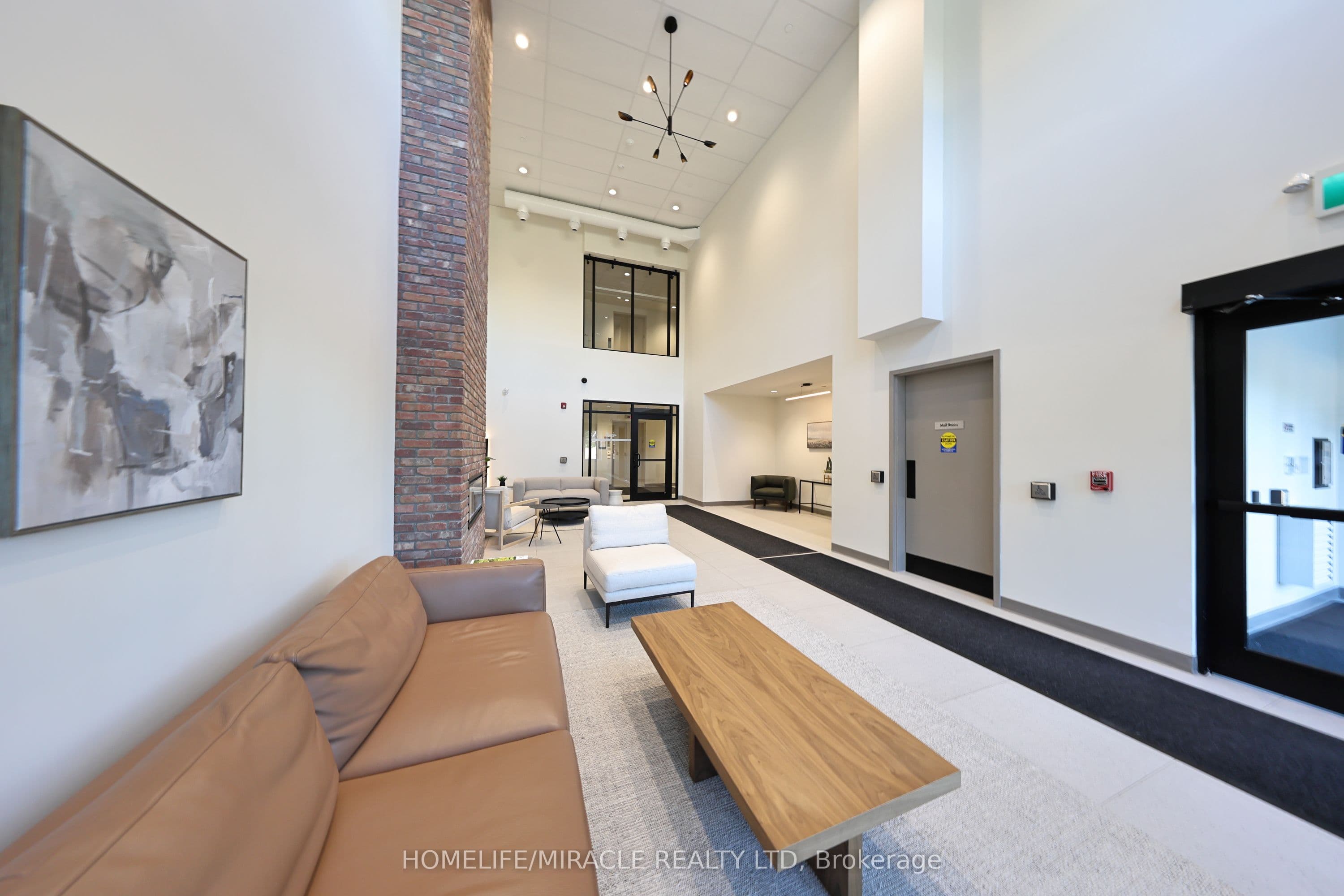 121 Mary Street #322 — photograph 2