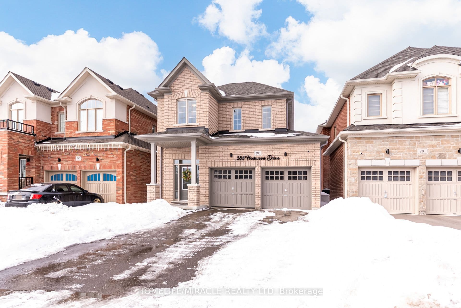 283 Fleetwood Drive — photograph 2