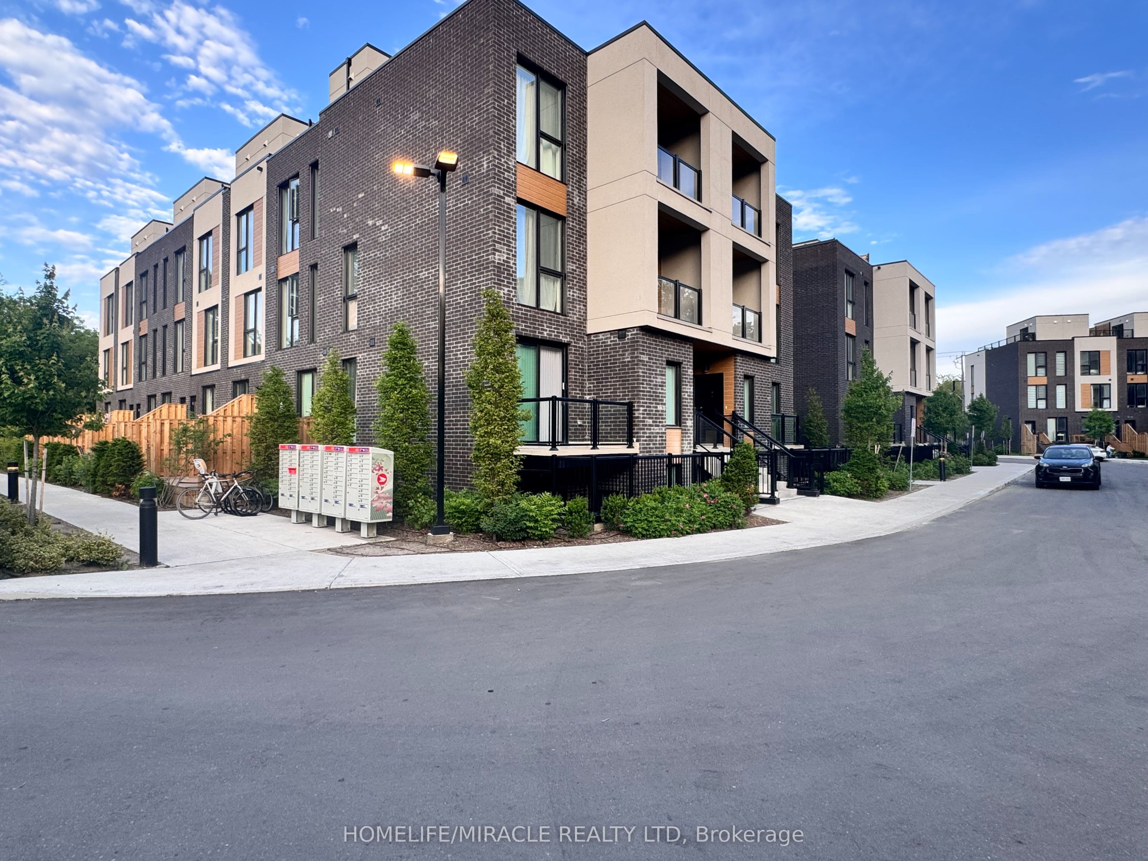 176 Clonmore Drive #4 — photograph 3
