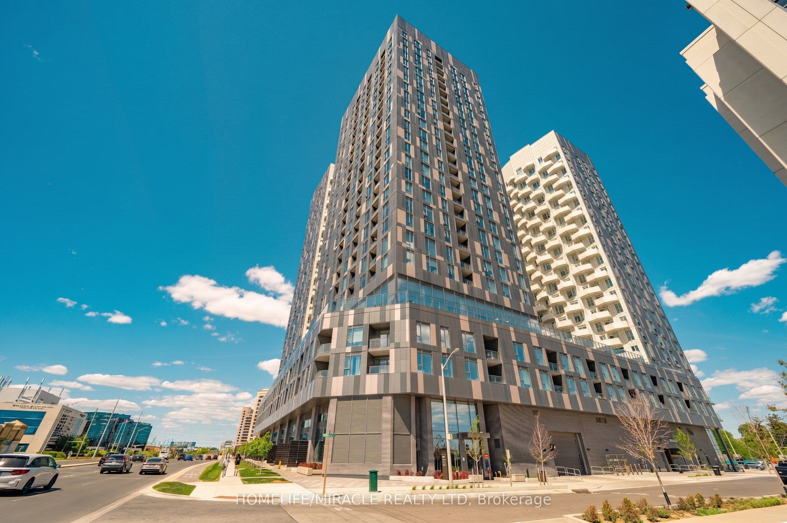 10 Abeja Street #813, Vaughan