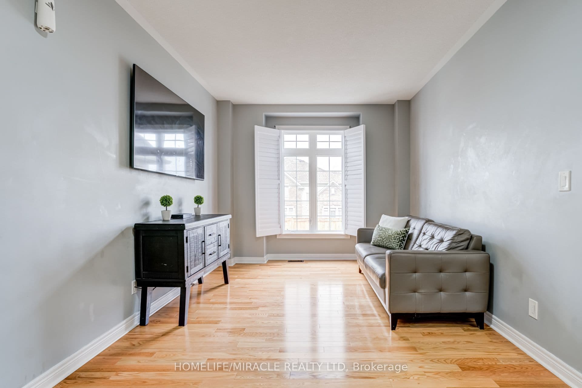 81 Willoughby Way — photograph 5