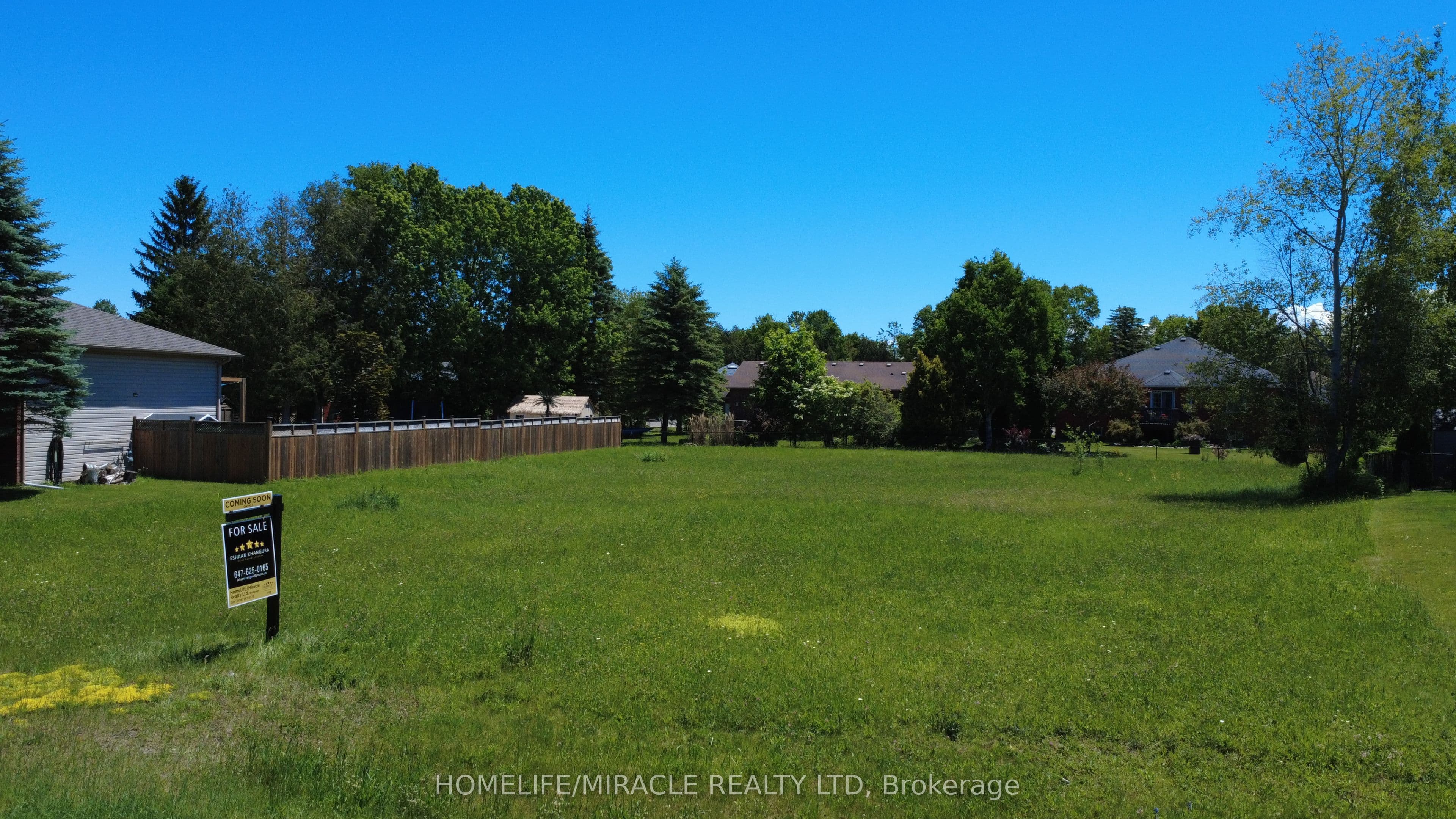 31 Fairway Crescent — photograph 2