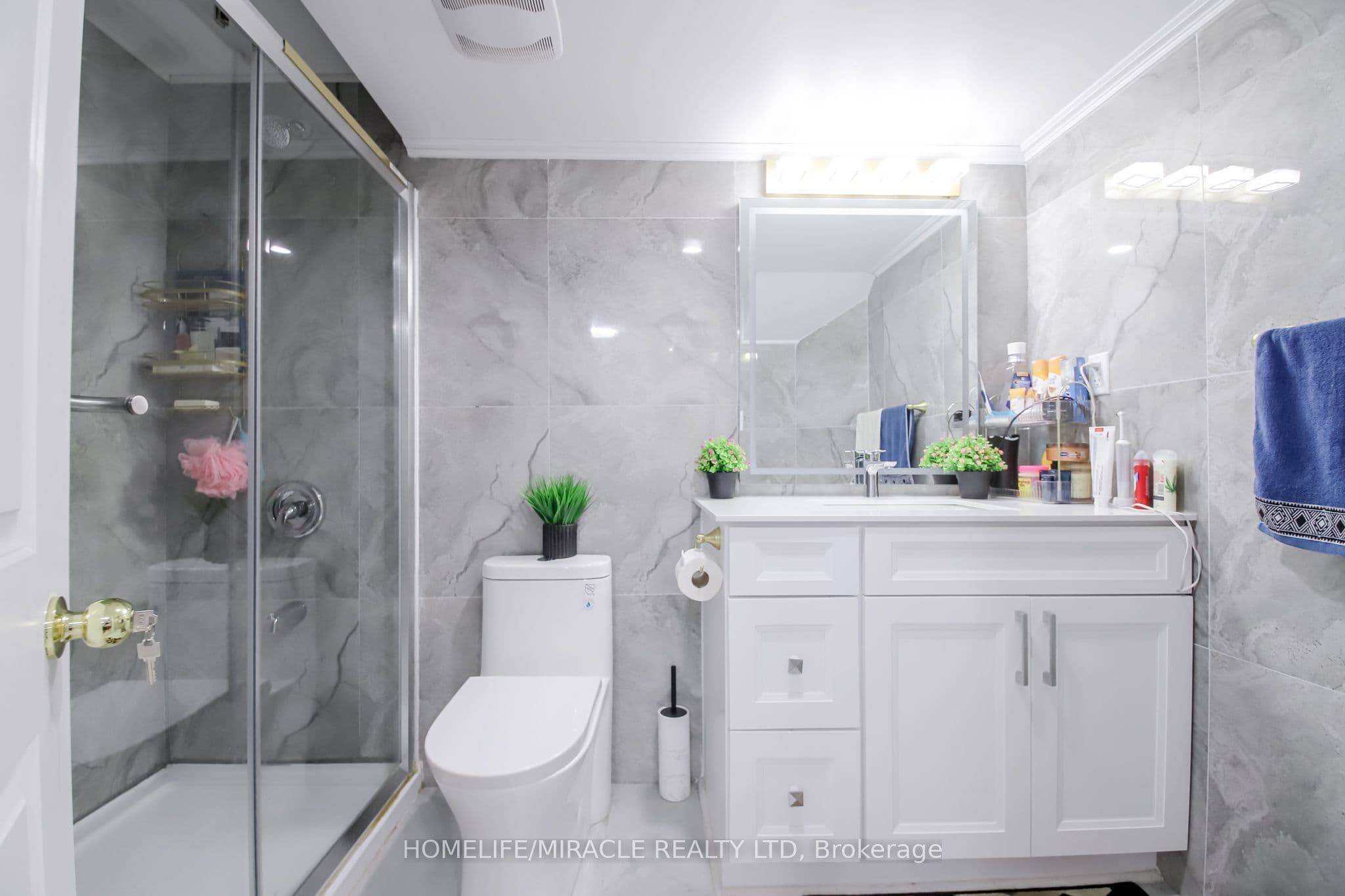1301 Apollo Street — photograph 4