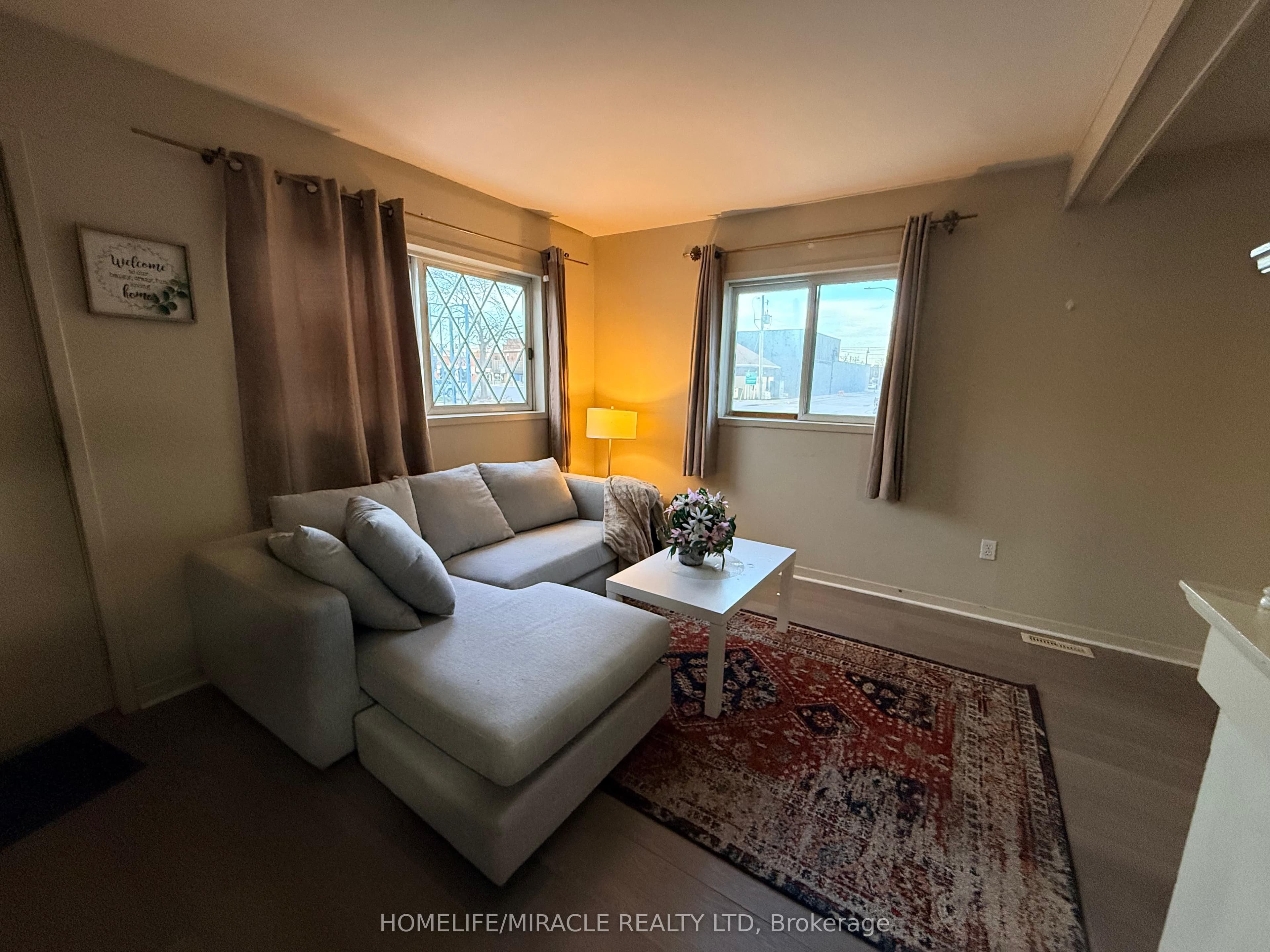 217 Creek Street — photograph 4