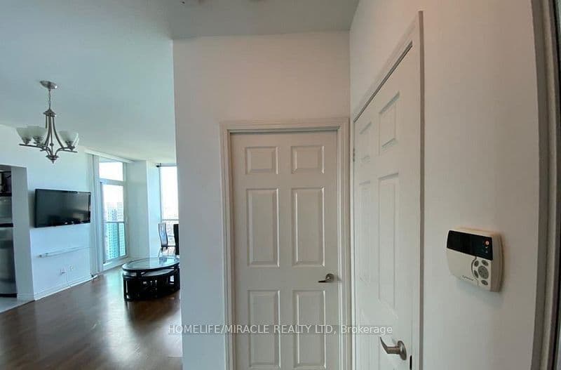 208 Enfield Place #3909 — photograph 4