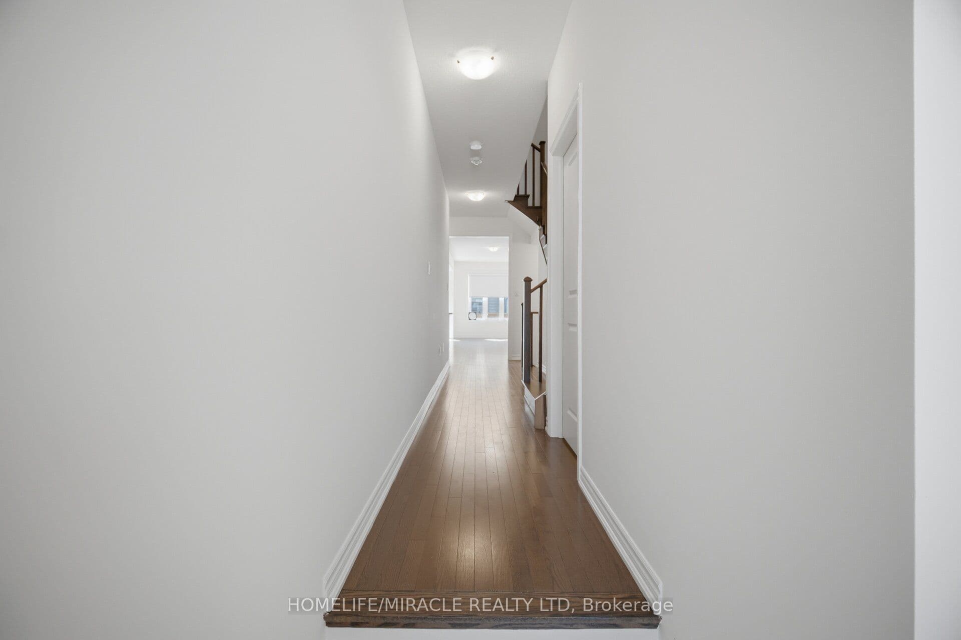 19 Donald Ficht Crescent — photograph 4