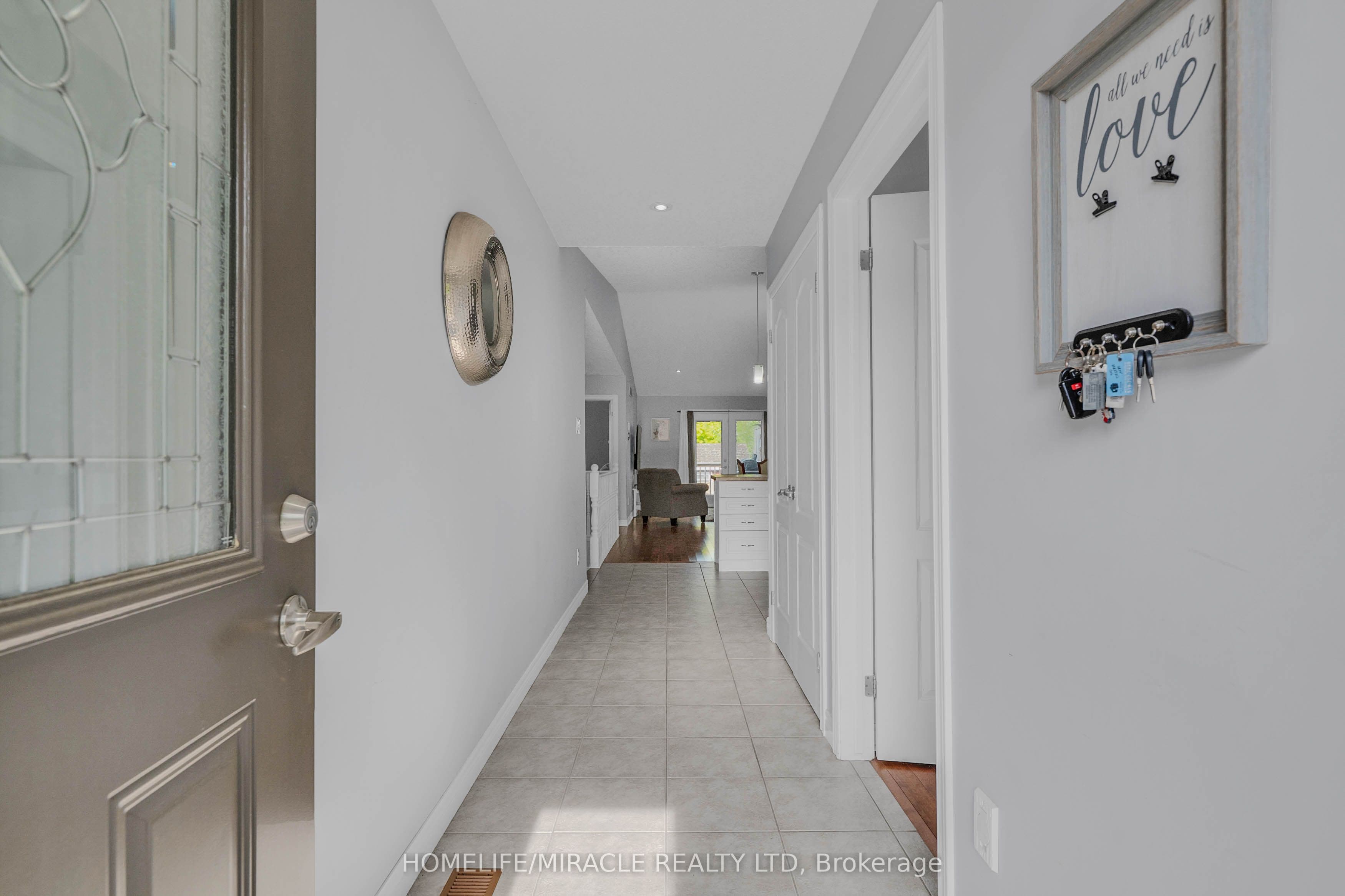 560 Grey Street #3 — photograph 4