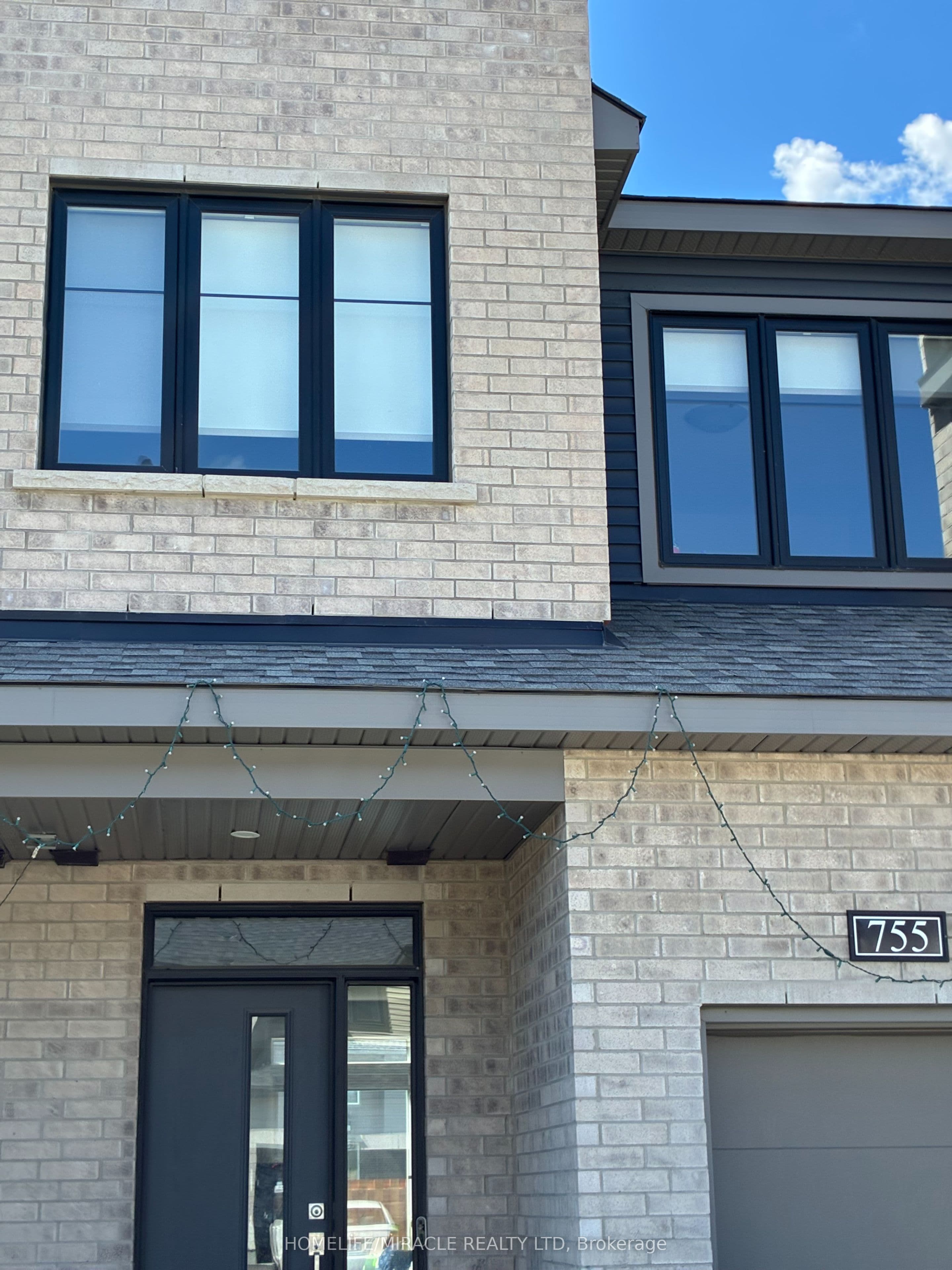 755 Fairline Row — photograph 4