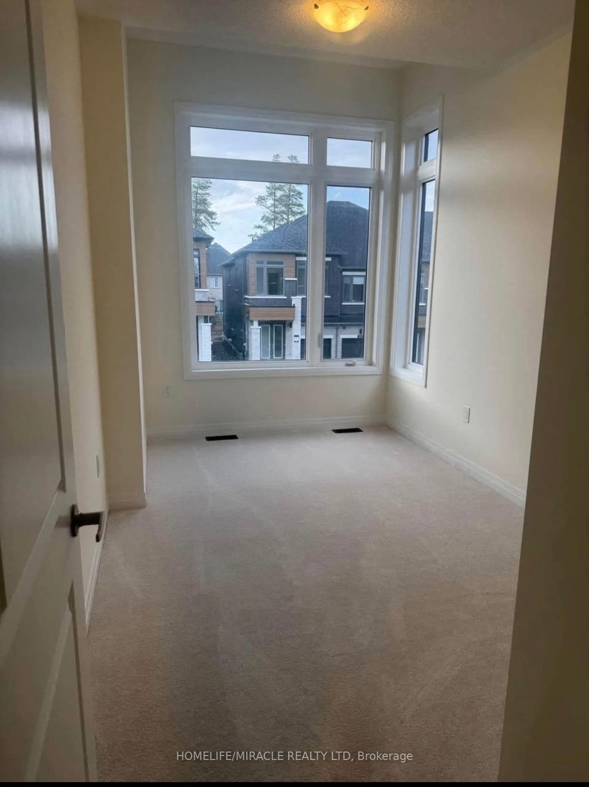 35 Rumi Court — photograph 4