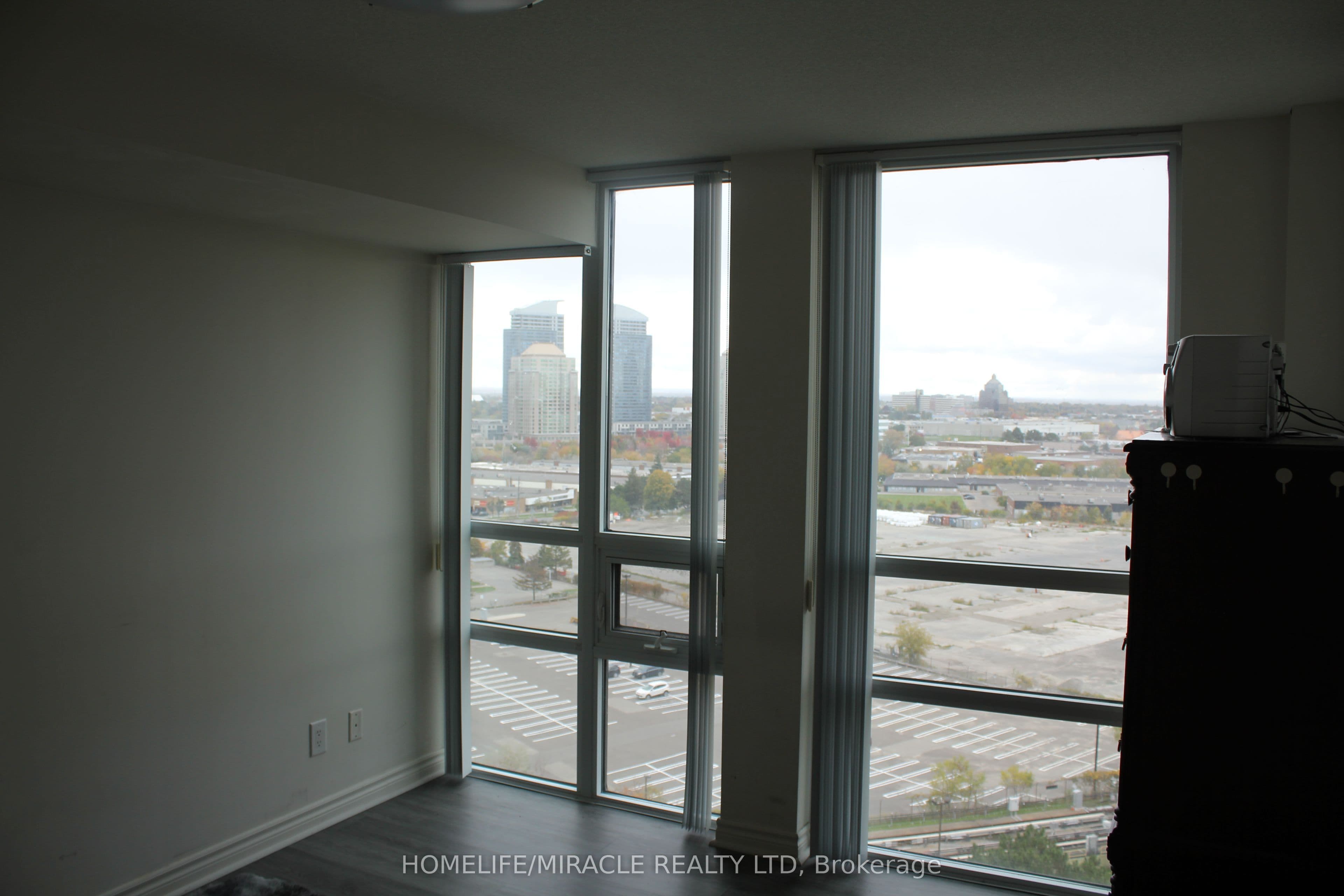 88 Grangeway Avenue #1608 — photograph 5