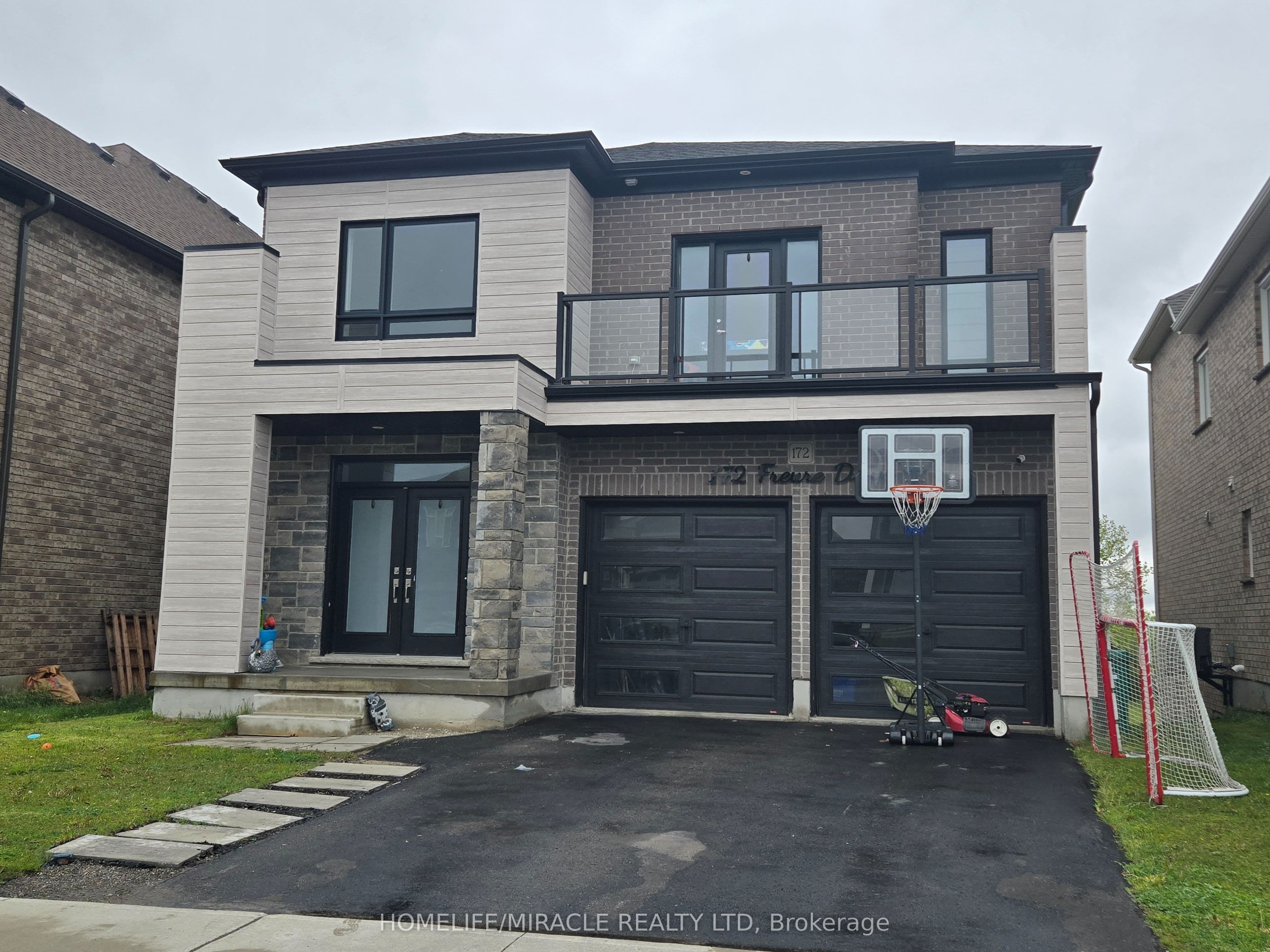 172 Freure Drive — photograph 2