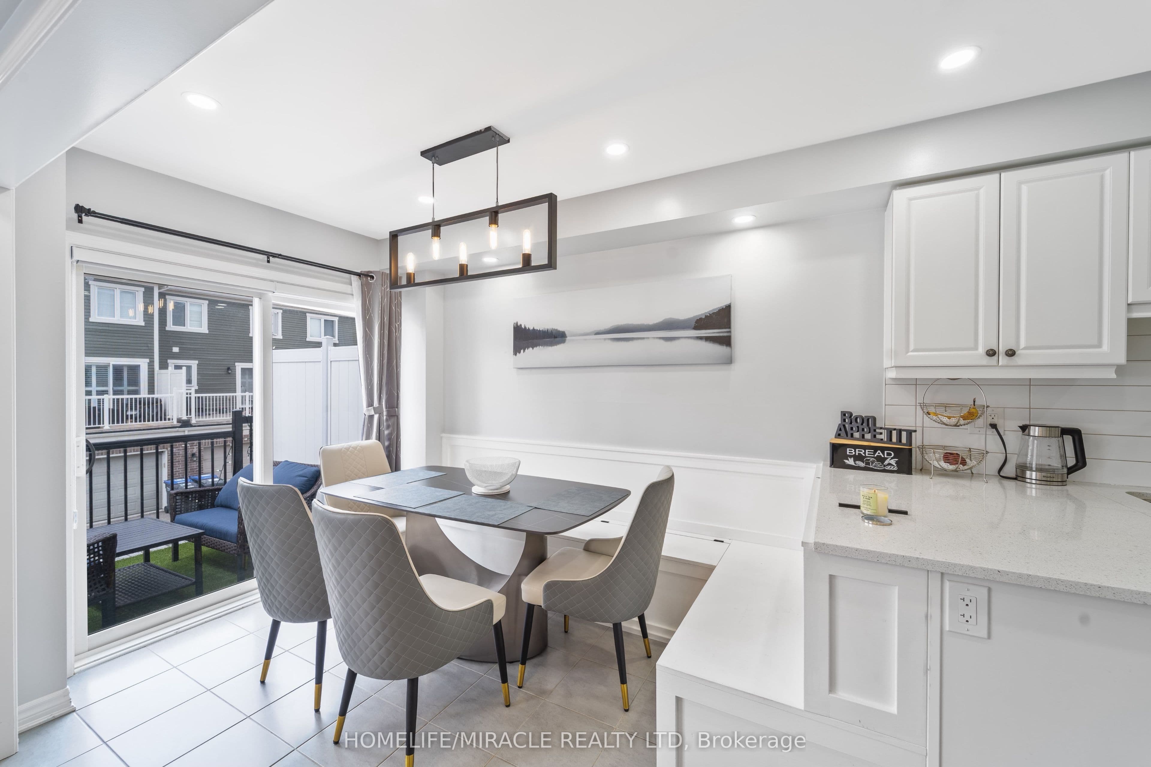 24 Metro Crescent — photograph 4