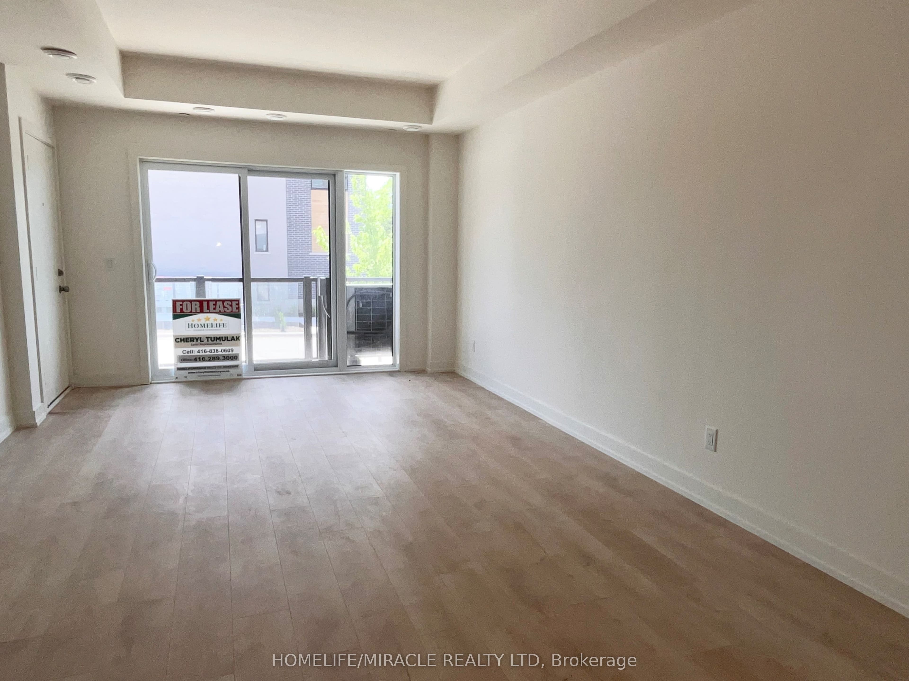 16 Melbourne Avenue #209B — photograph 3