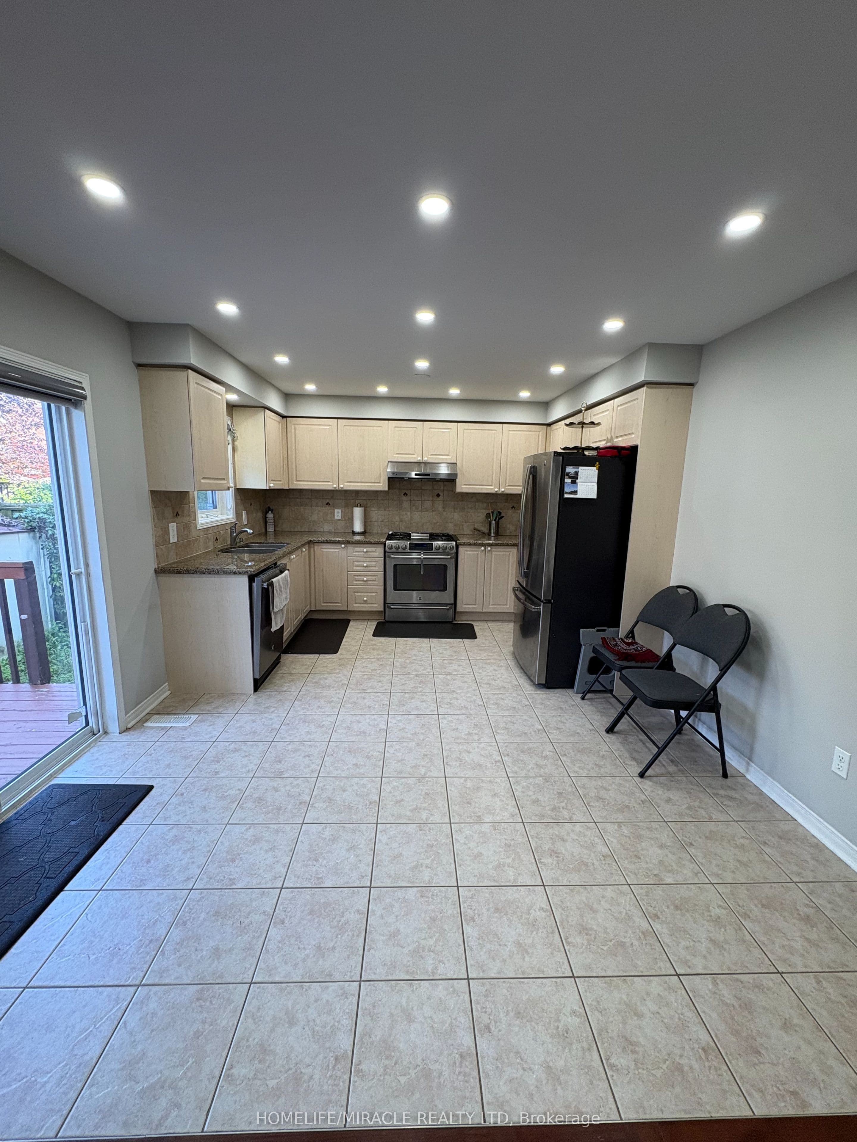 15 Nobbs Drive — photograph 4