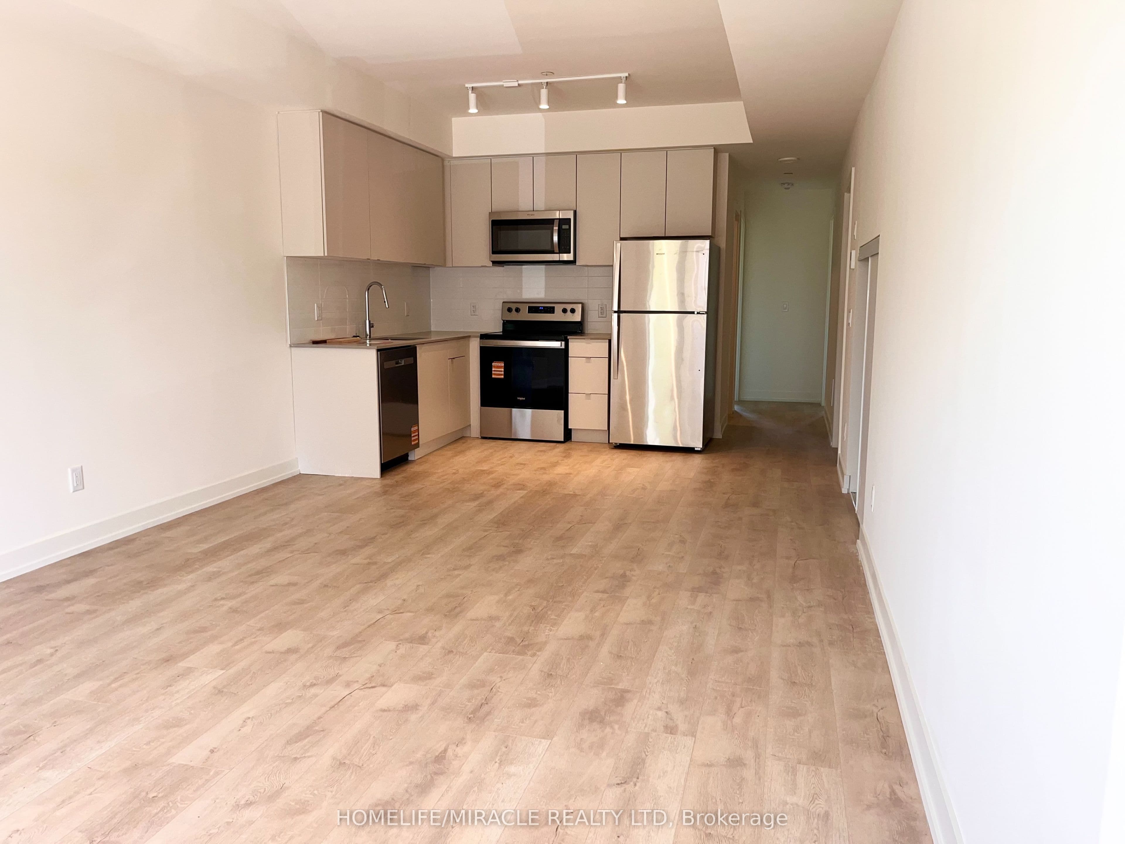 16 Melbourne Avenue #209B — photograph 4