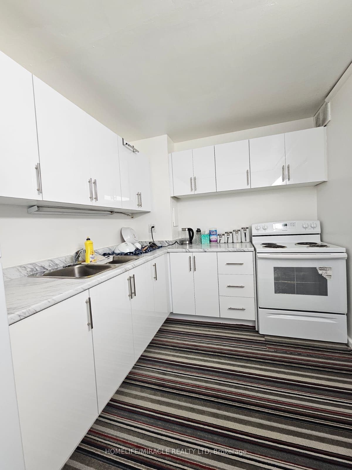 715 Don Mills Road #201 — photograph 4
