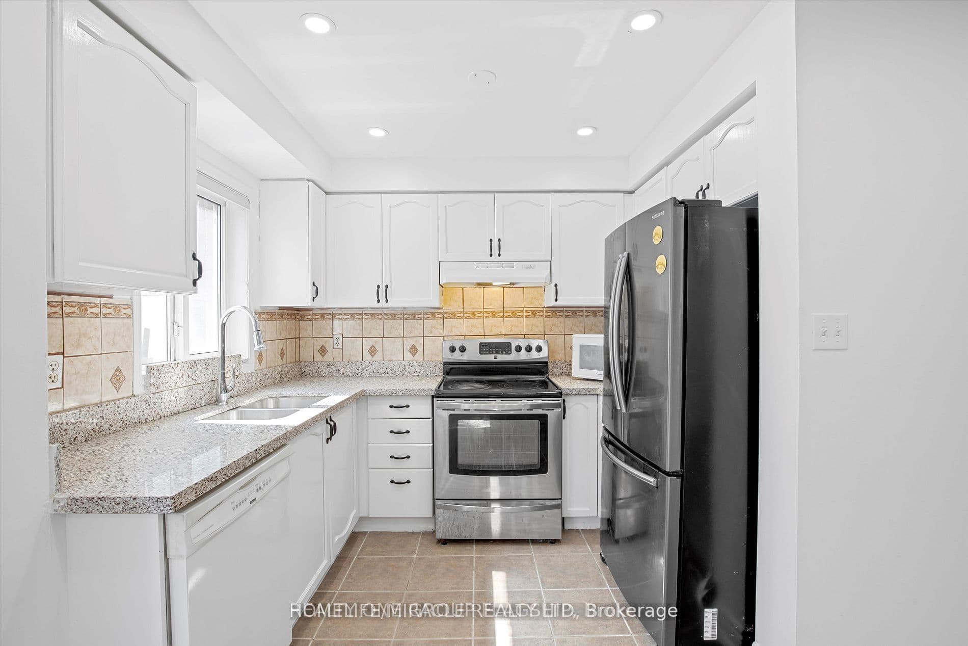435 Middlefield Road #42 — photograph 3