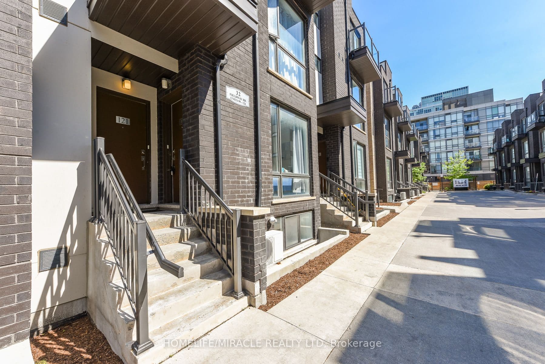 32 Fieldway Road #122 — photograph 3