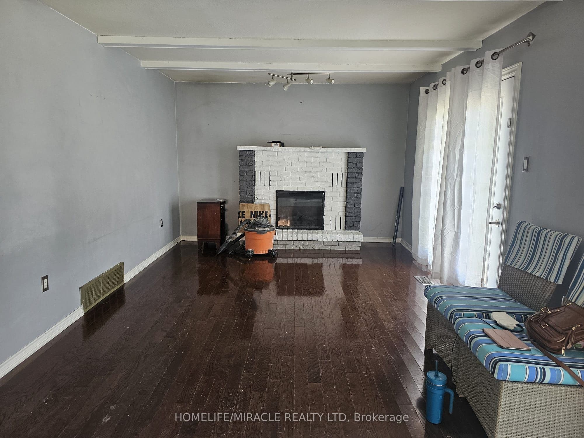 19 Glenayr Street — photograph 2
