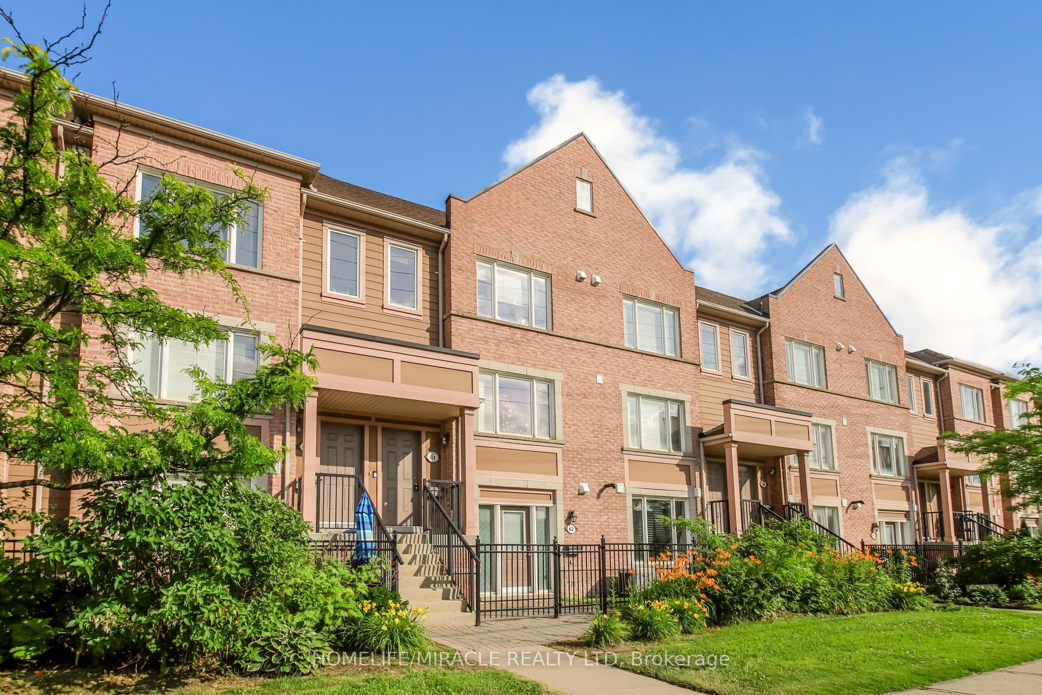 3056 Eglinton Avenue #62 — photograph 4