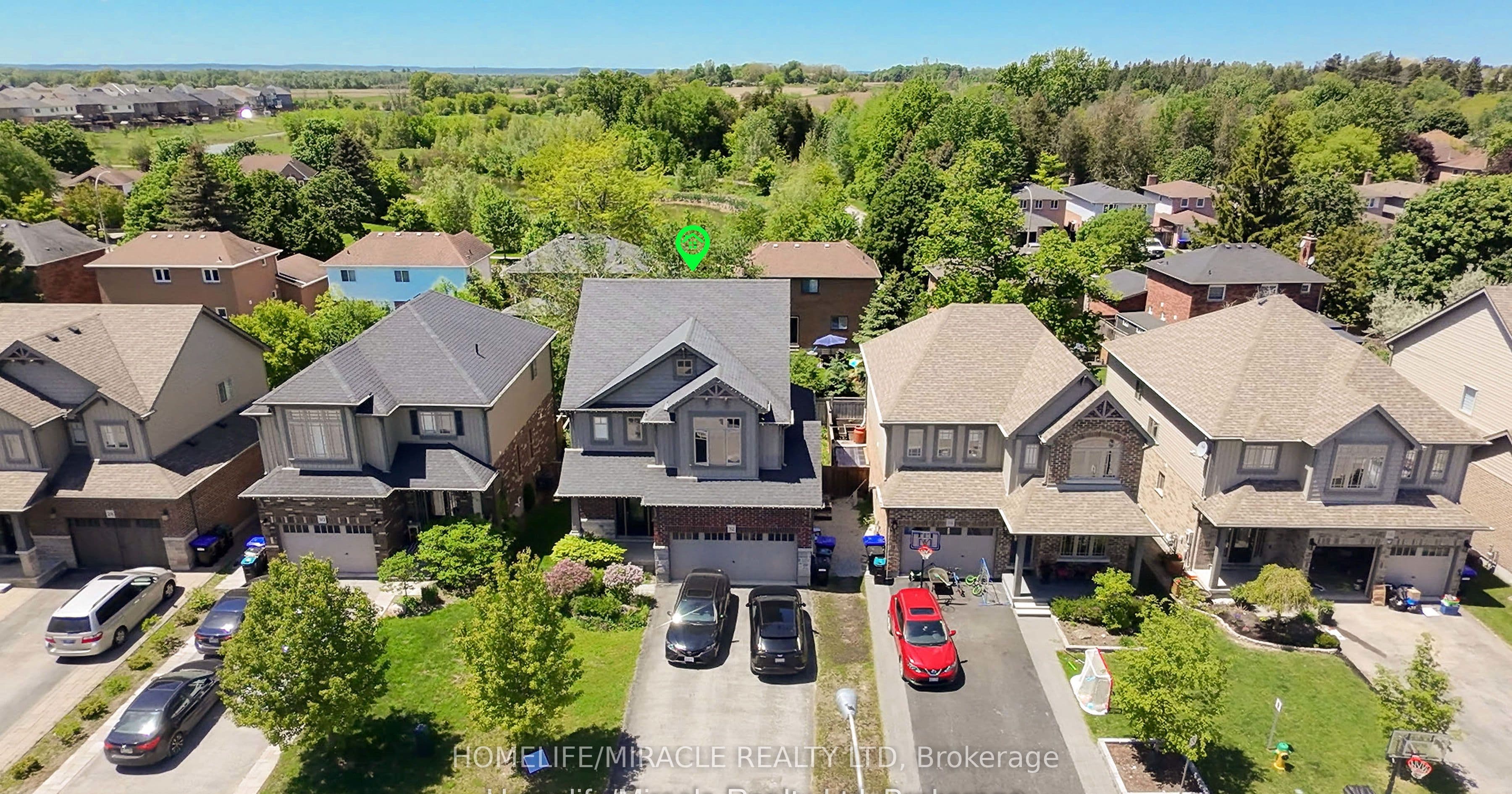 32 Carleton Trail — photograph 4