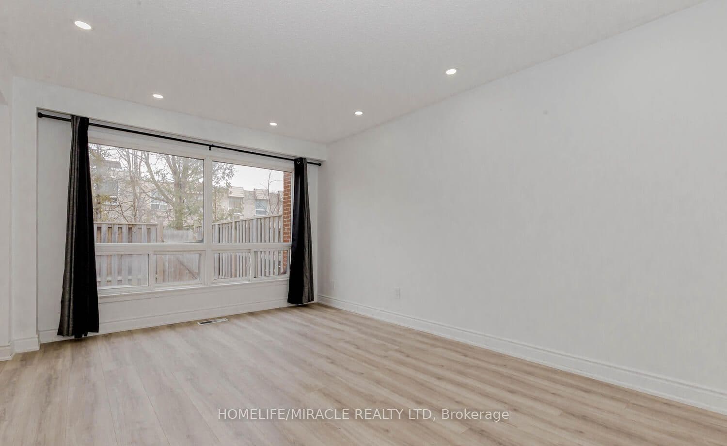 7500 Goreway Drive #56 — photograph 4