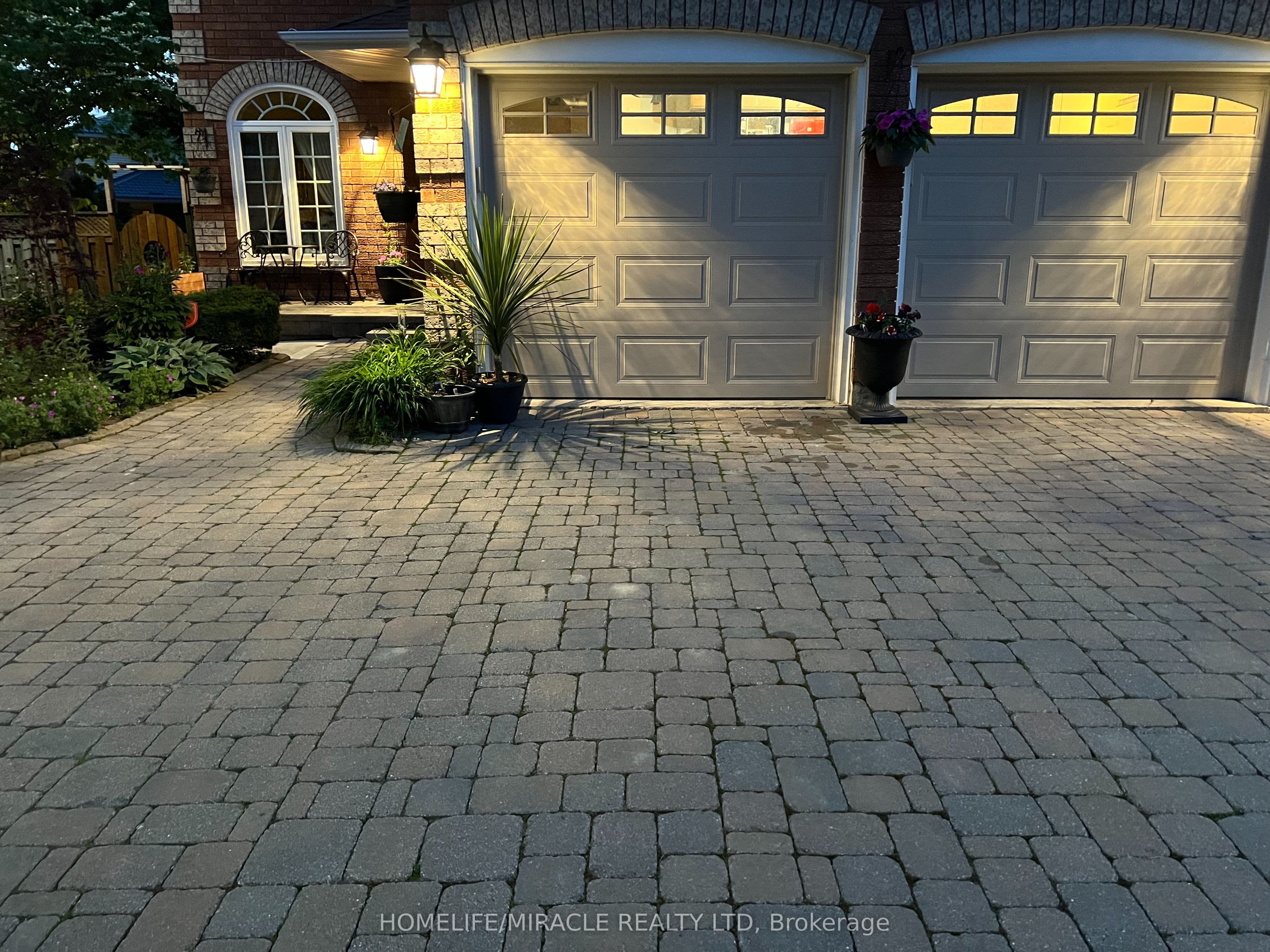 5522 Fleur-De-Lis Court — photograph 2