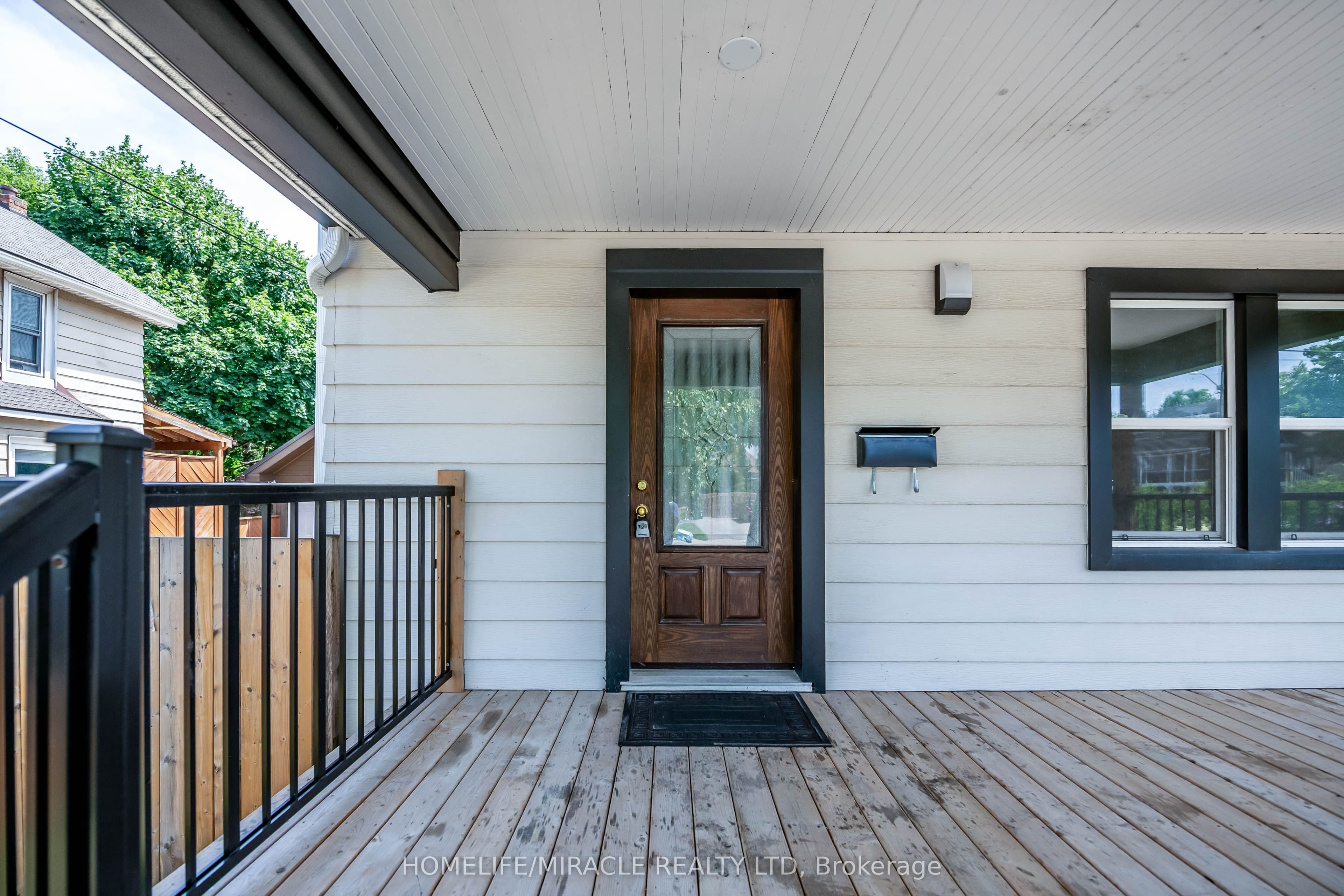 4428 Homewood Avenue — photograph 4
