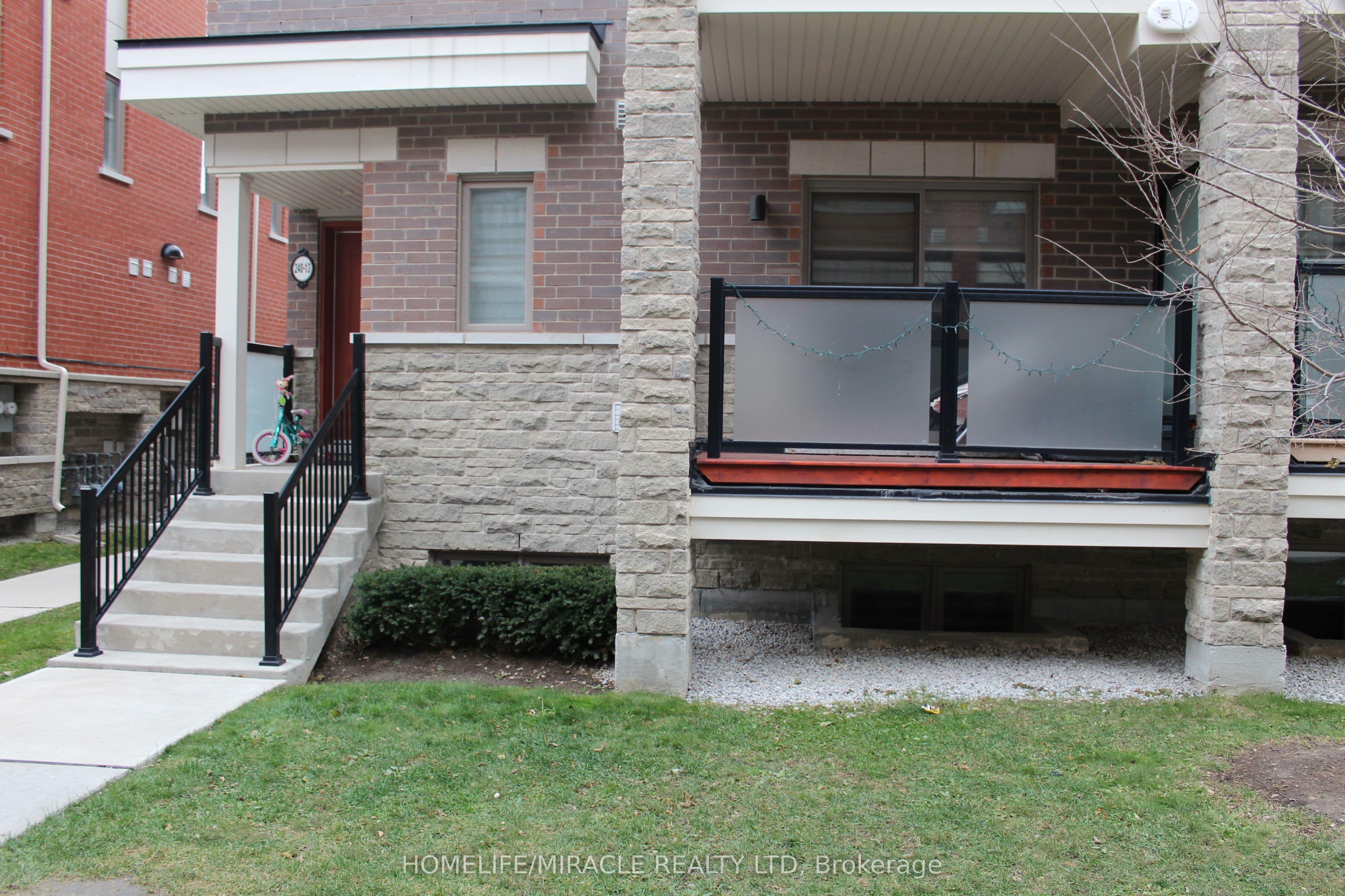 240 Lagerfeld Drive #5 — photograph 3