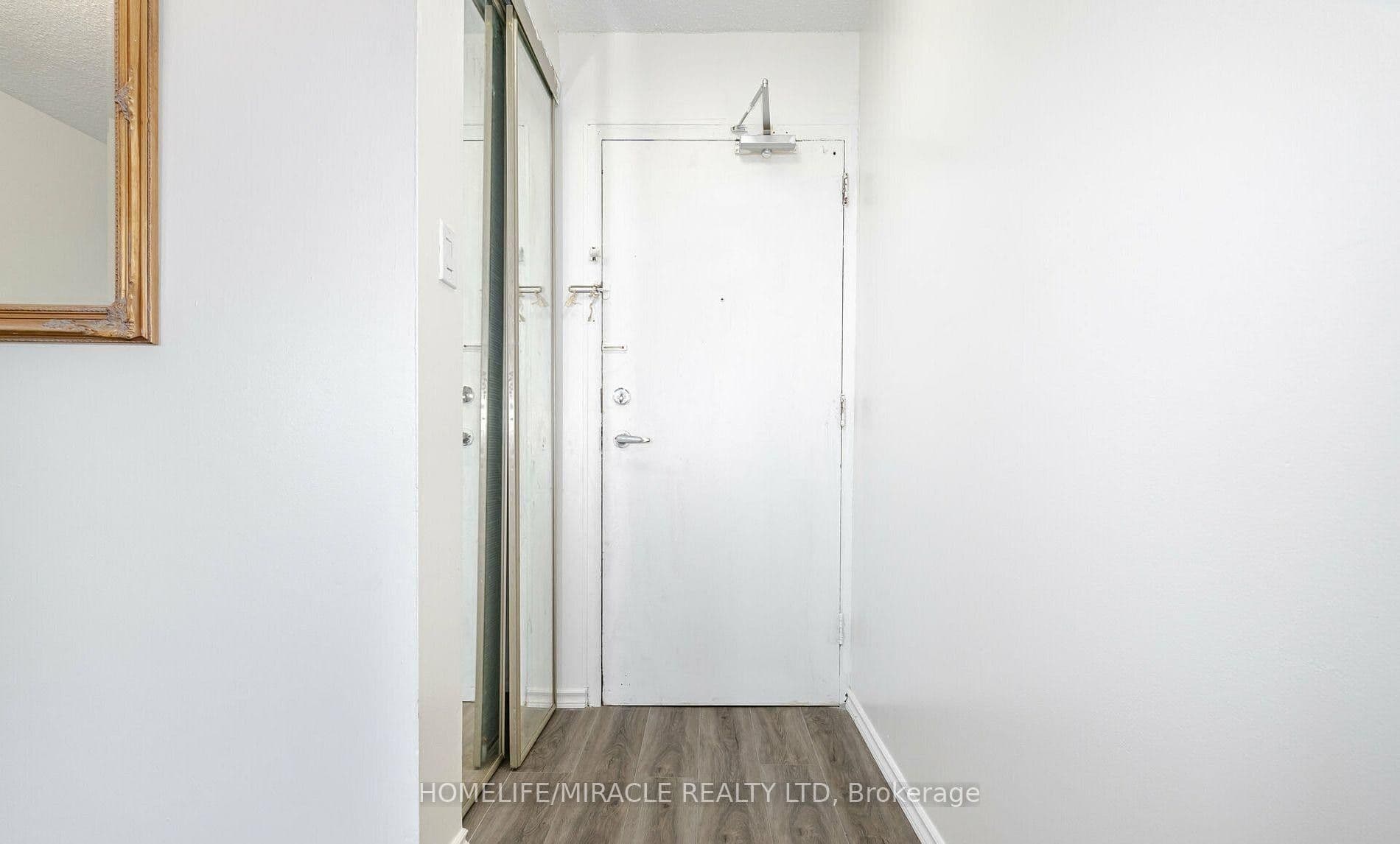 4673 Jane Street #517 — photograph 3