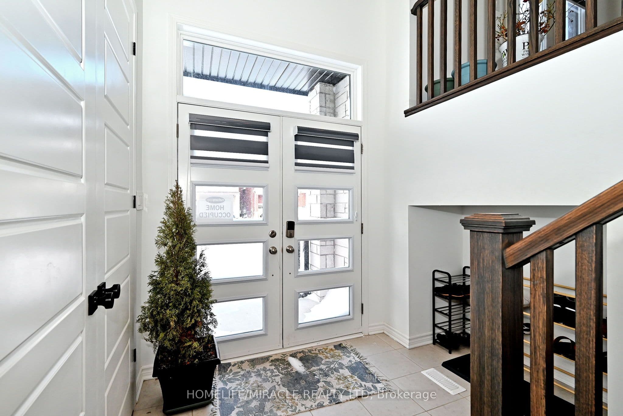 689 Mika Street — photograph 5
