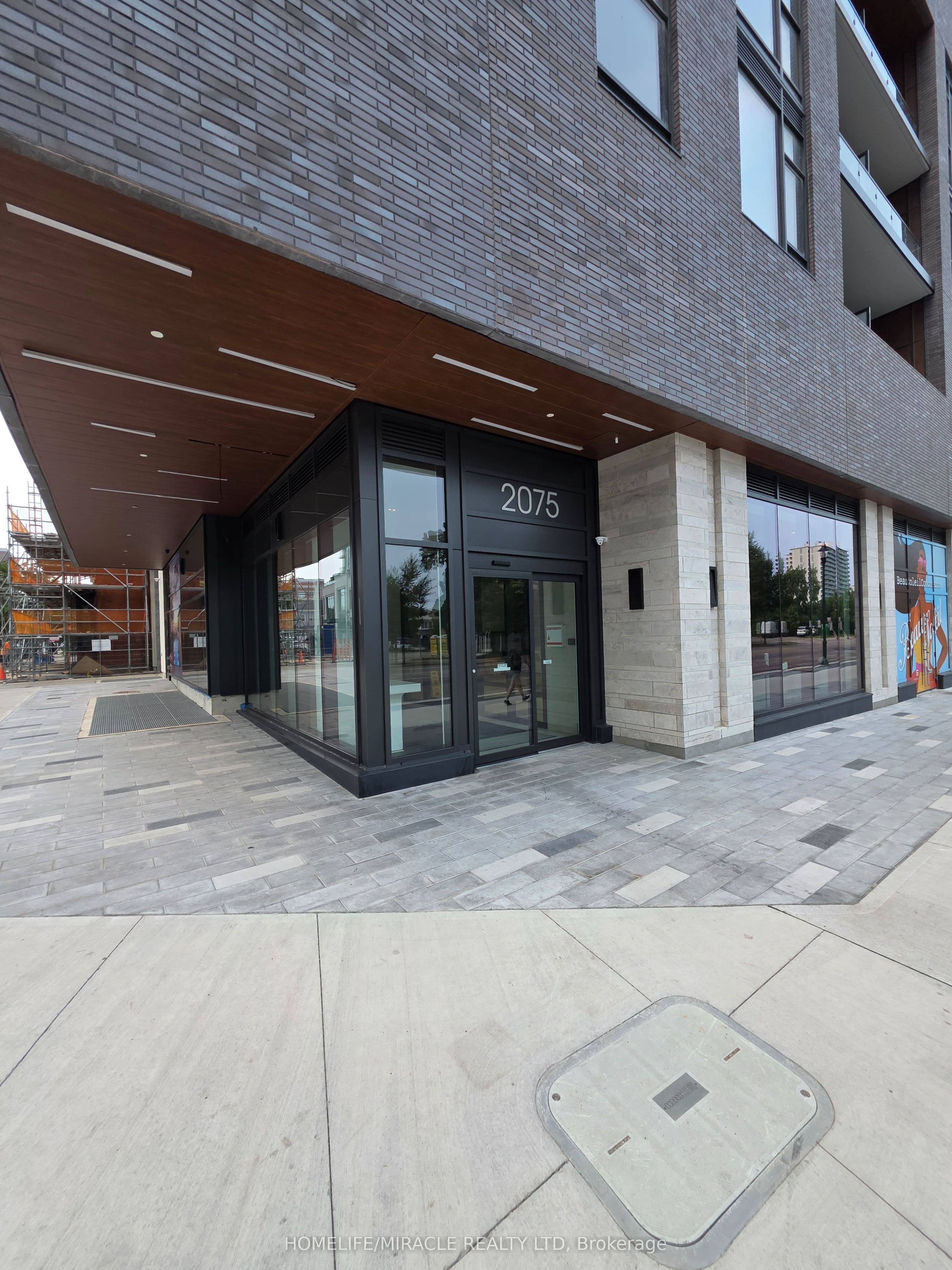2075 Lakeshore Road #1702 — photograph 3