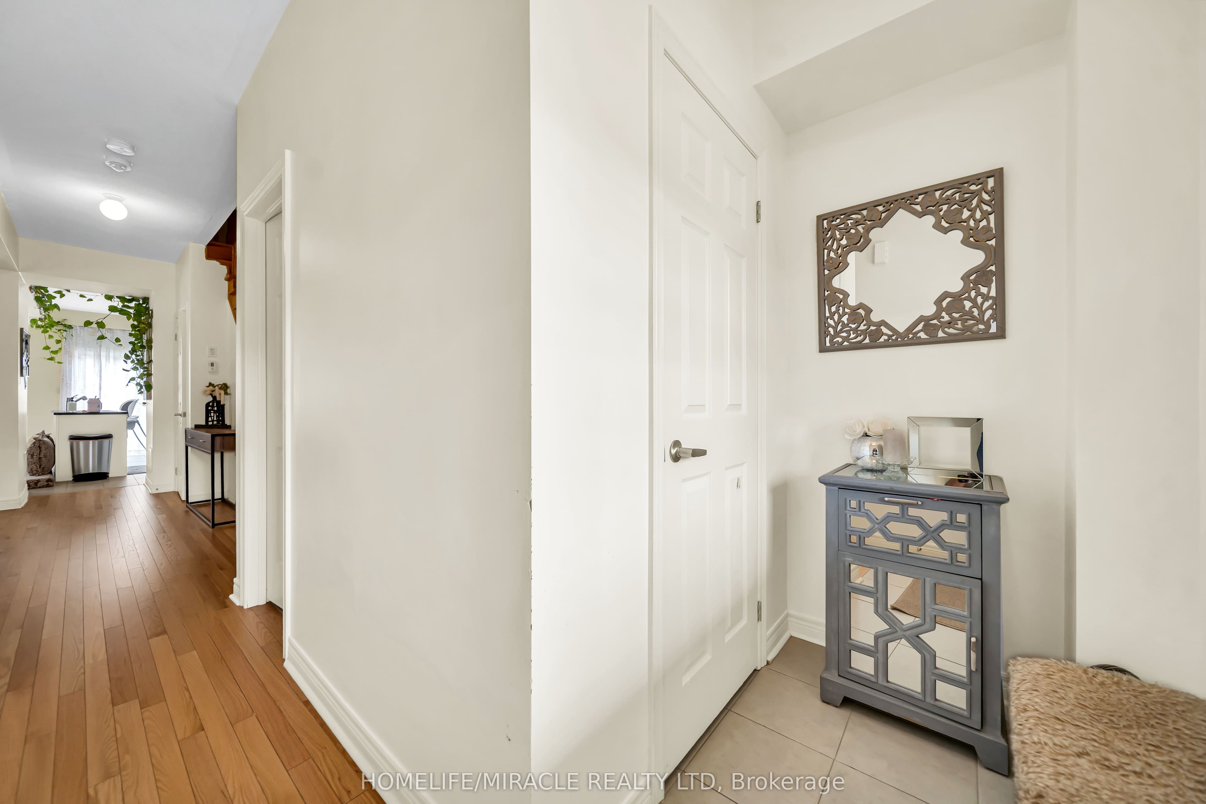 1195 Kettering Drive — photograph 4