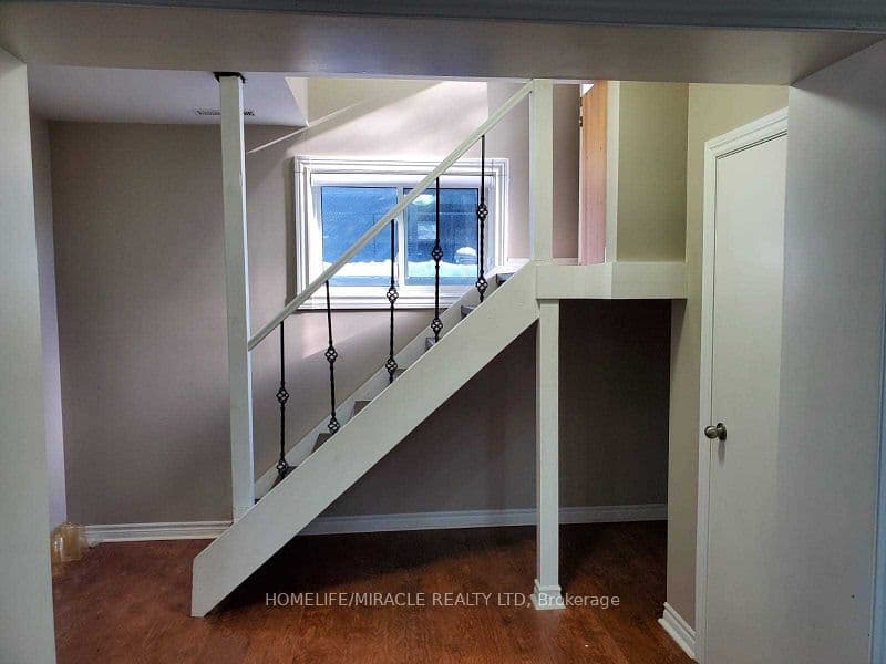 59 Centre Road #Basement — photograph 4