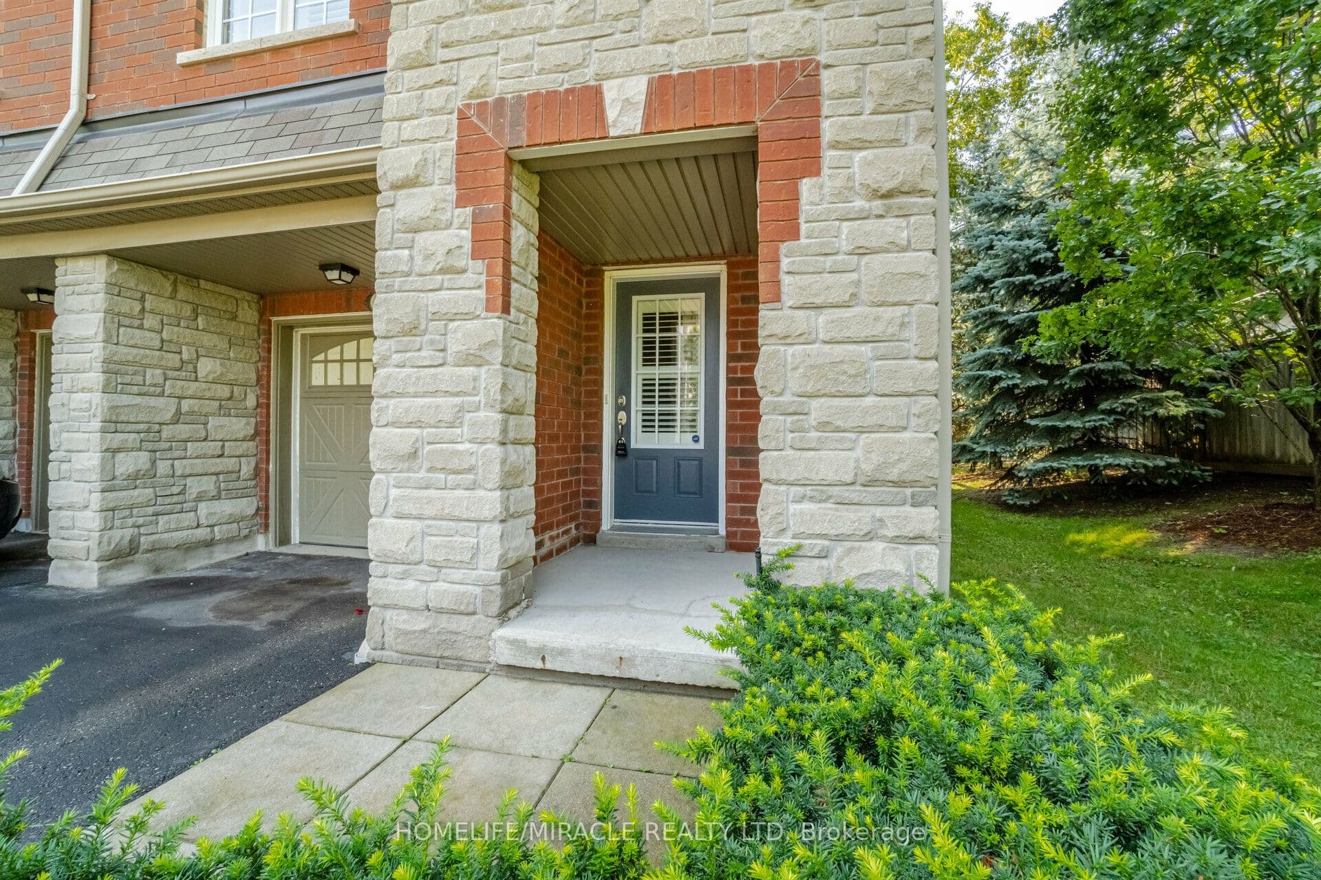1701 Finch Avenue #44 — photograph 5