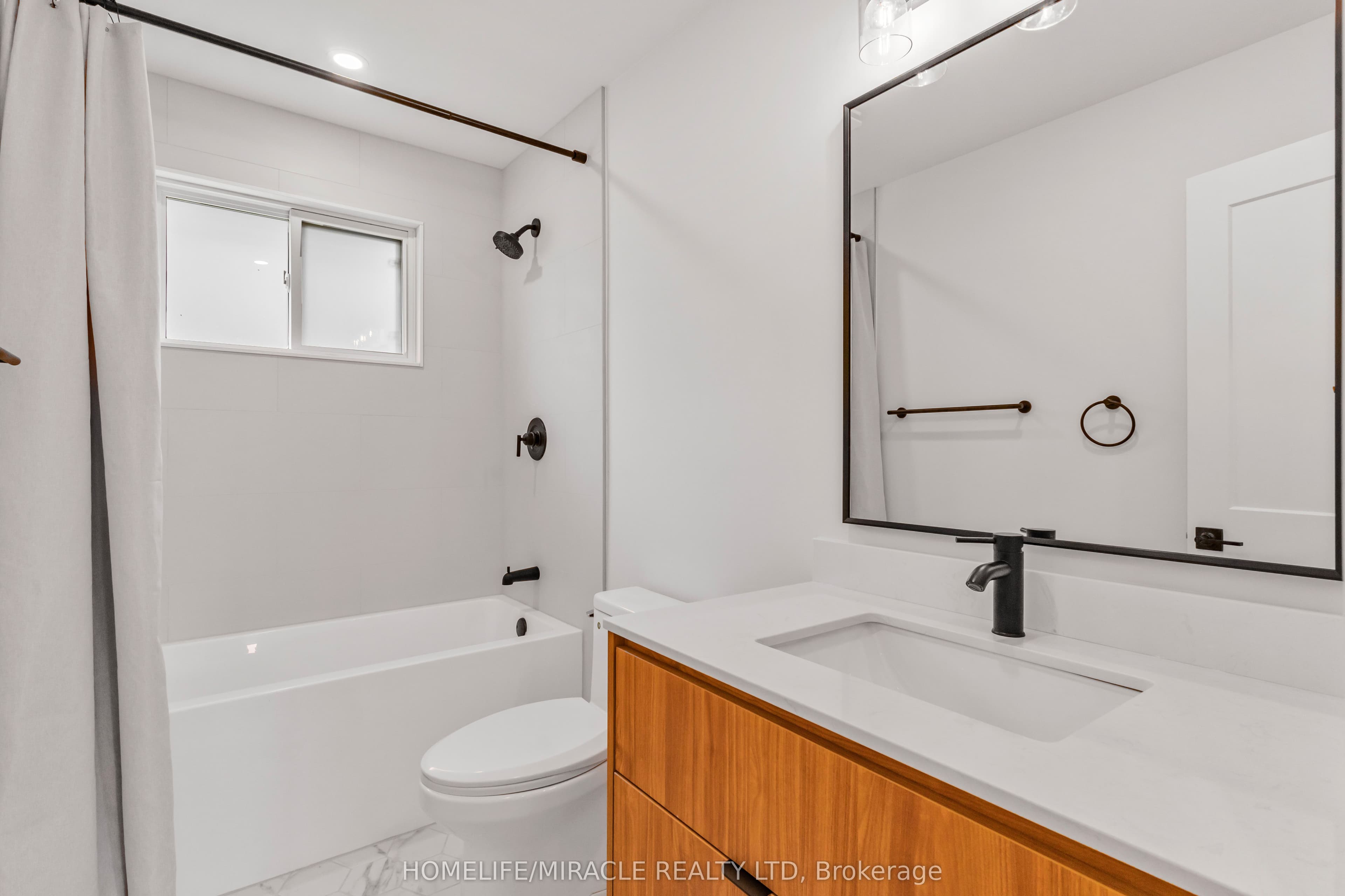 357 Simon Street — photograph 5