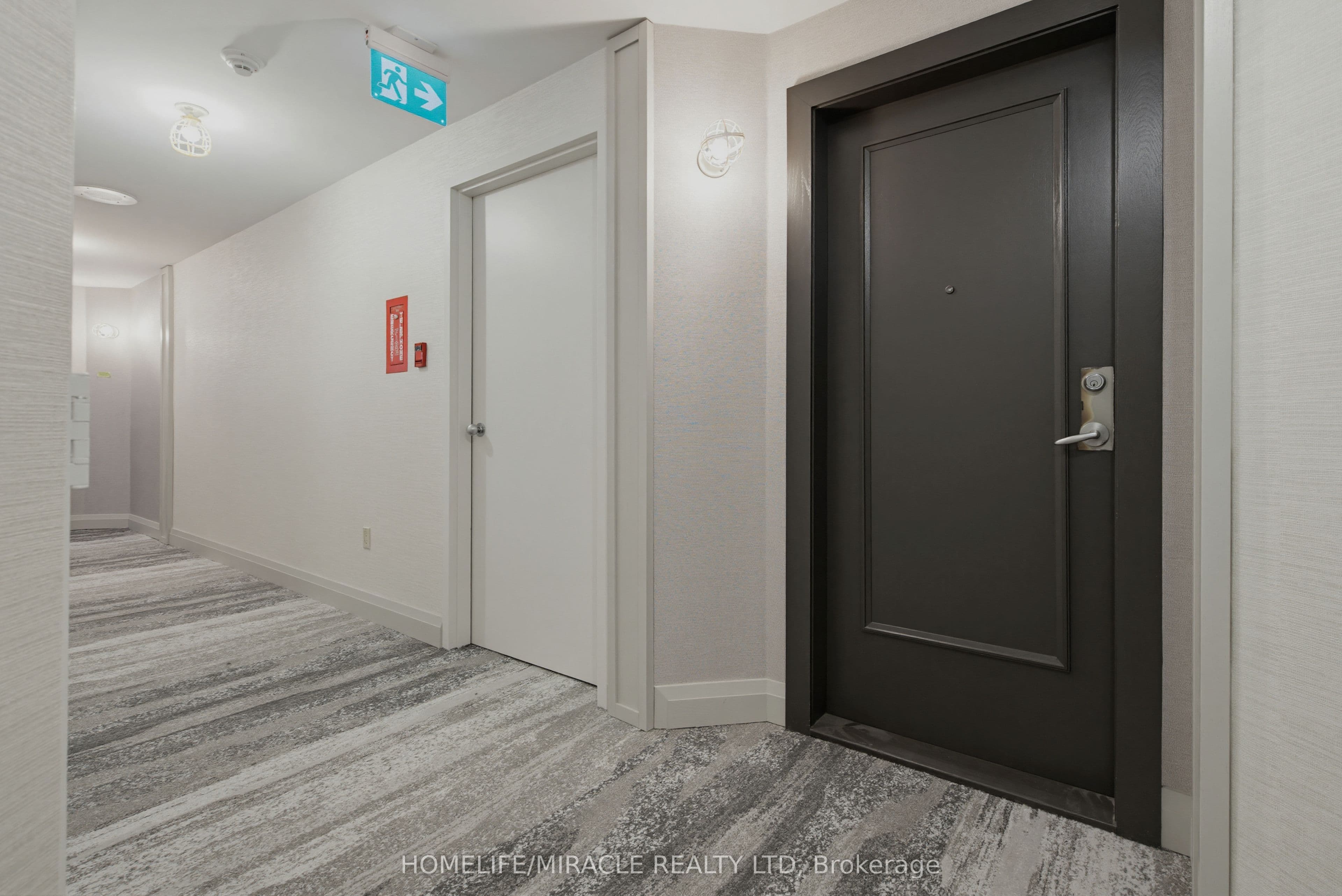 7250 Yonge Street #PH211 — photograph 3
