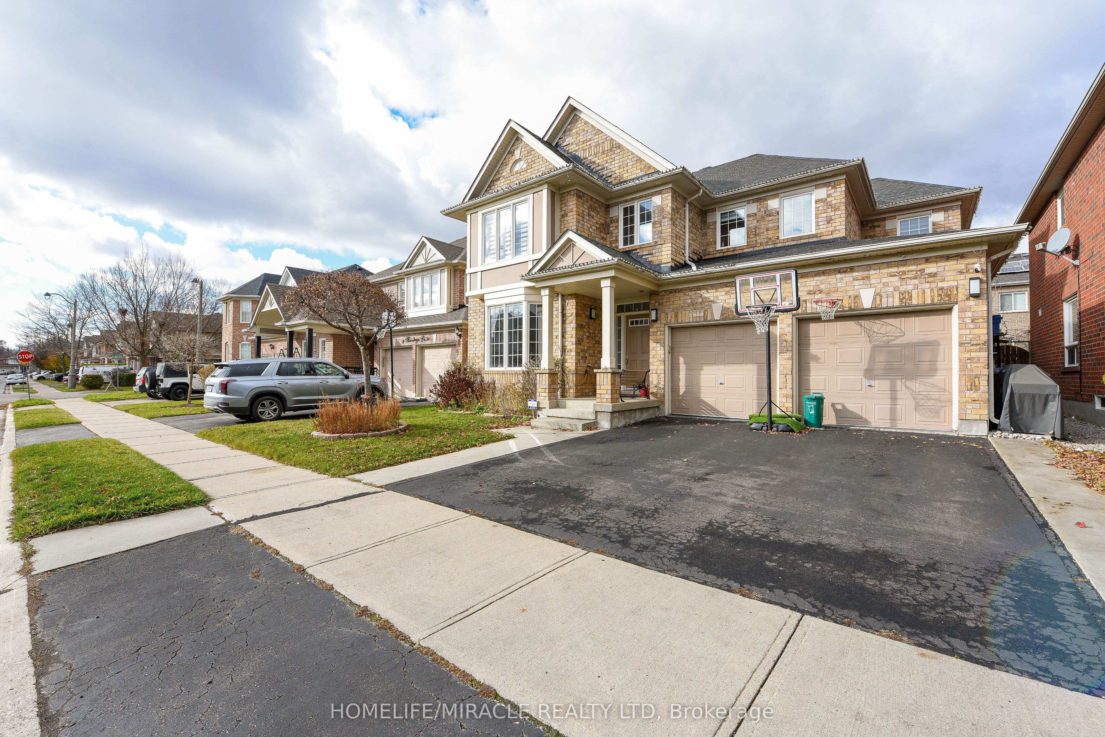 6 Mendoza Drive — featured photograph