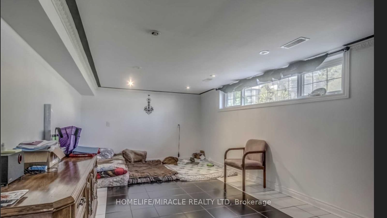 697 Brimorton Drive — photograph 4