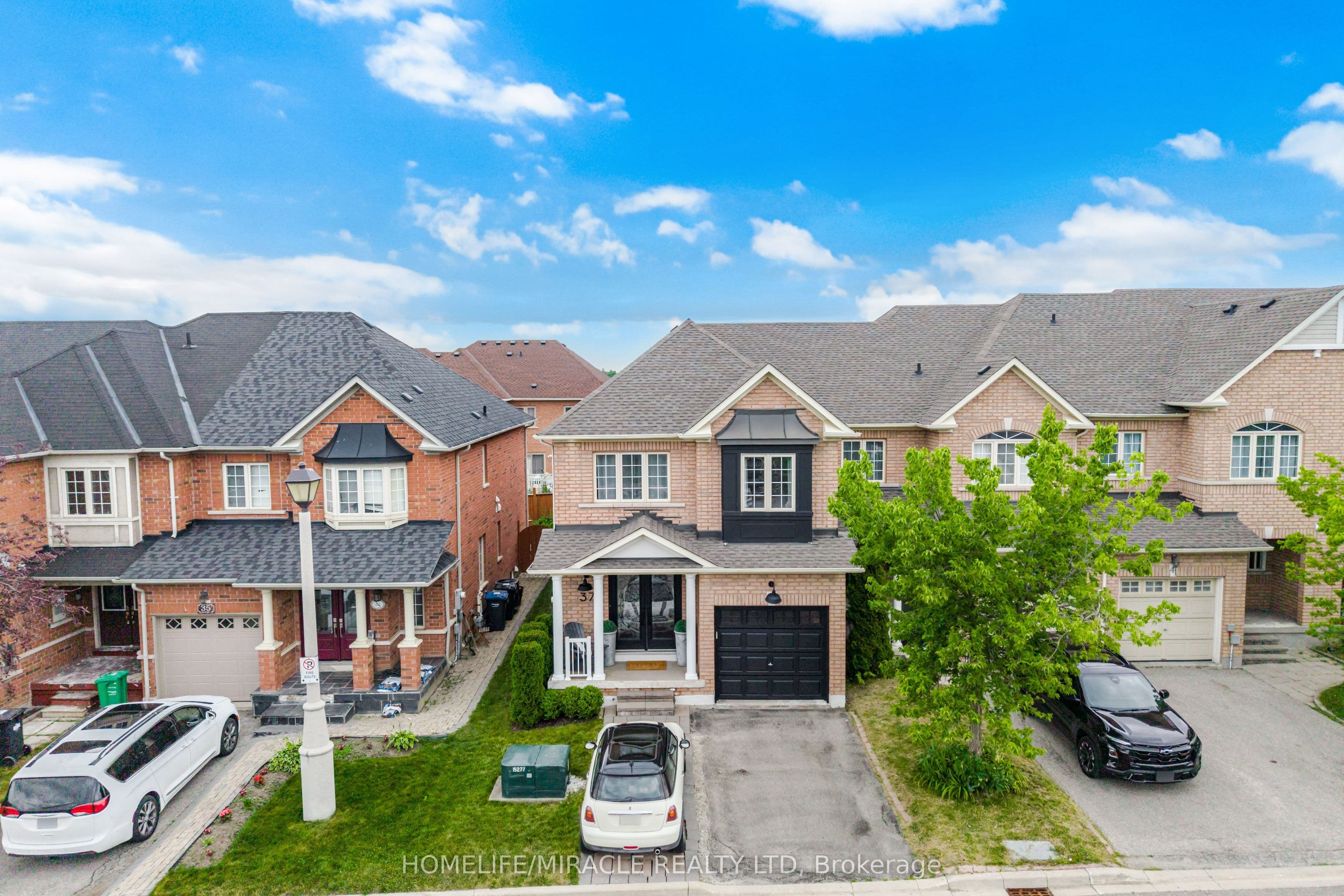 37 Lacebark Court — photograph 5