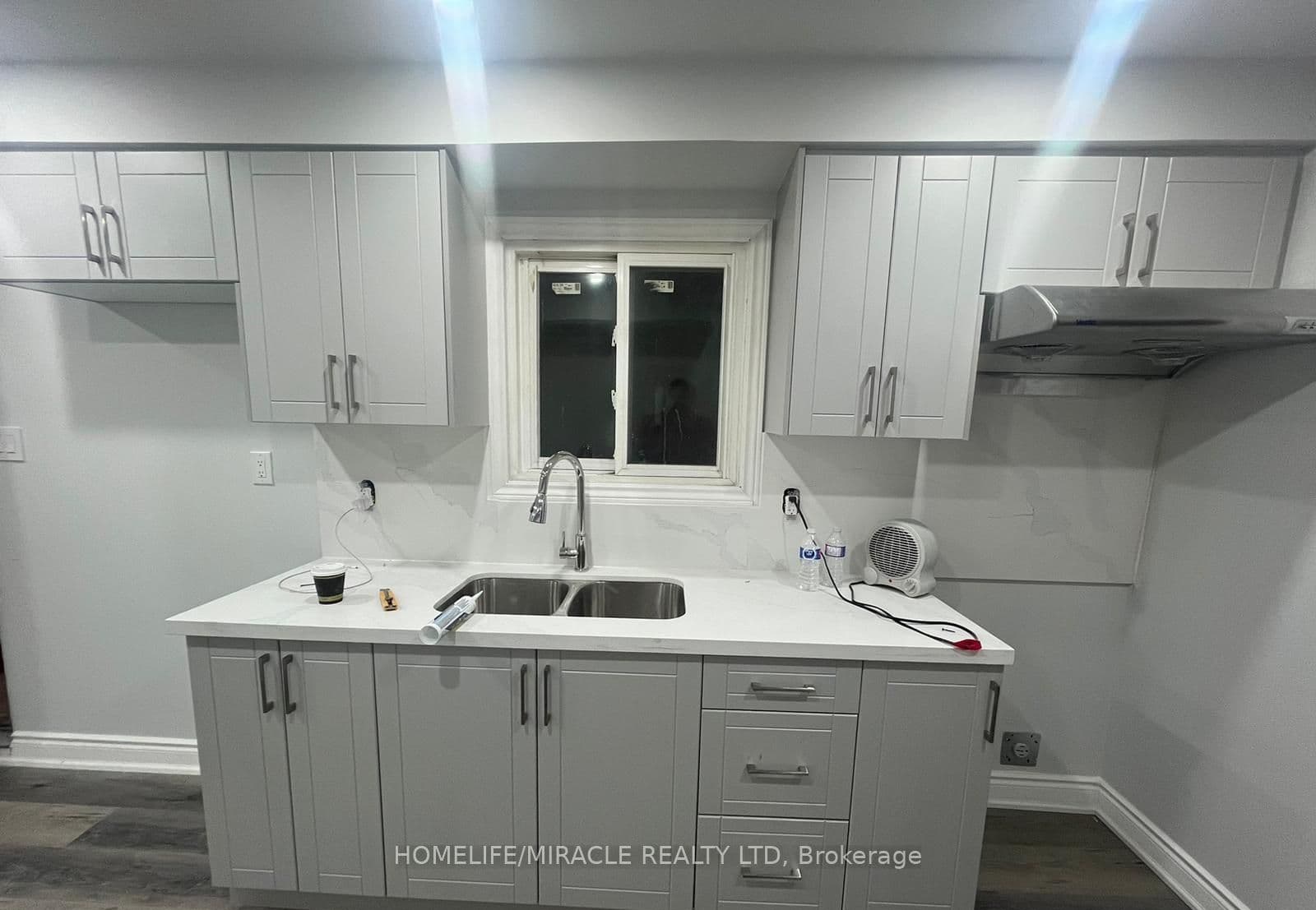 8 Rotherglen Court — featured photograph