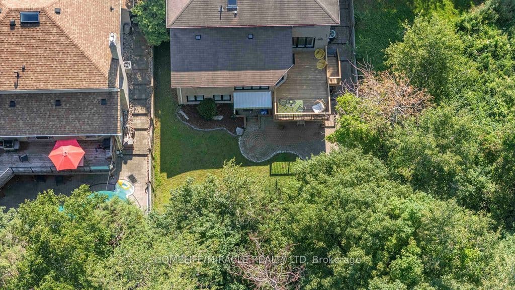 987 Copperfield Drive — photograph 3