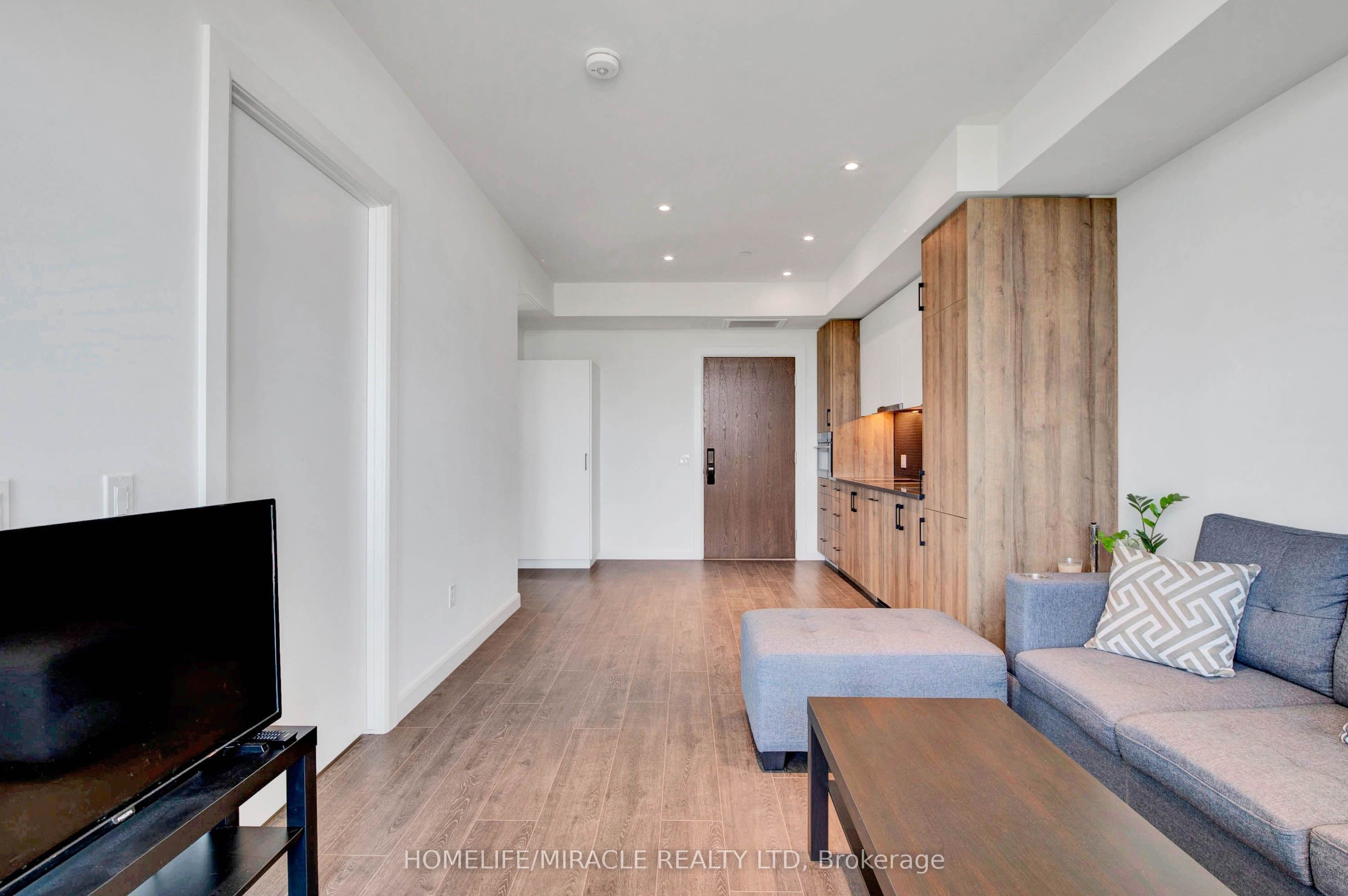 741 King Street #401 — photograph 5