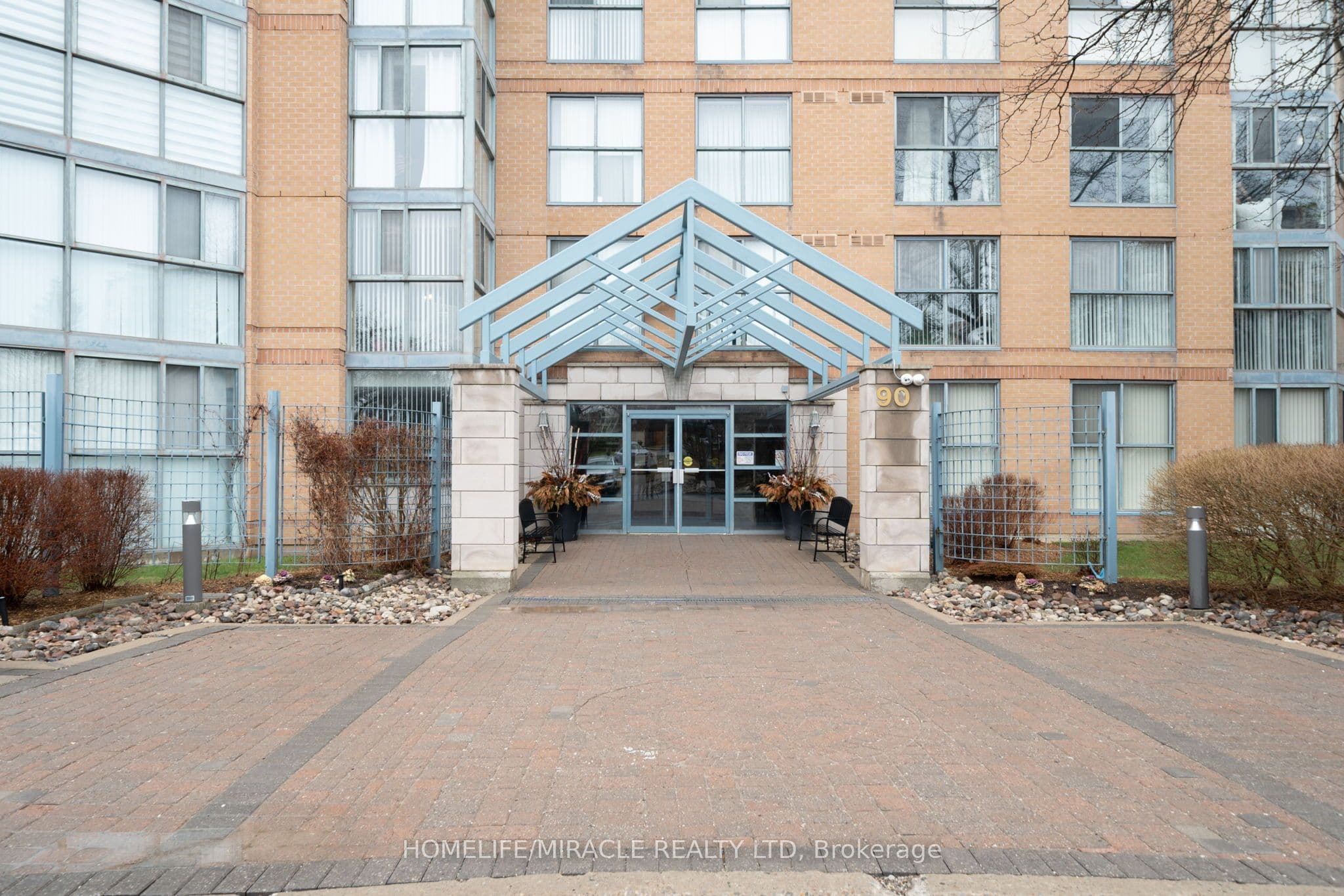 90 Dale Avenue #201 — photograph 3