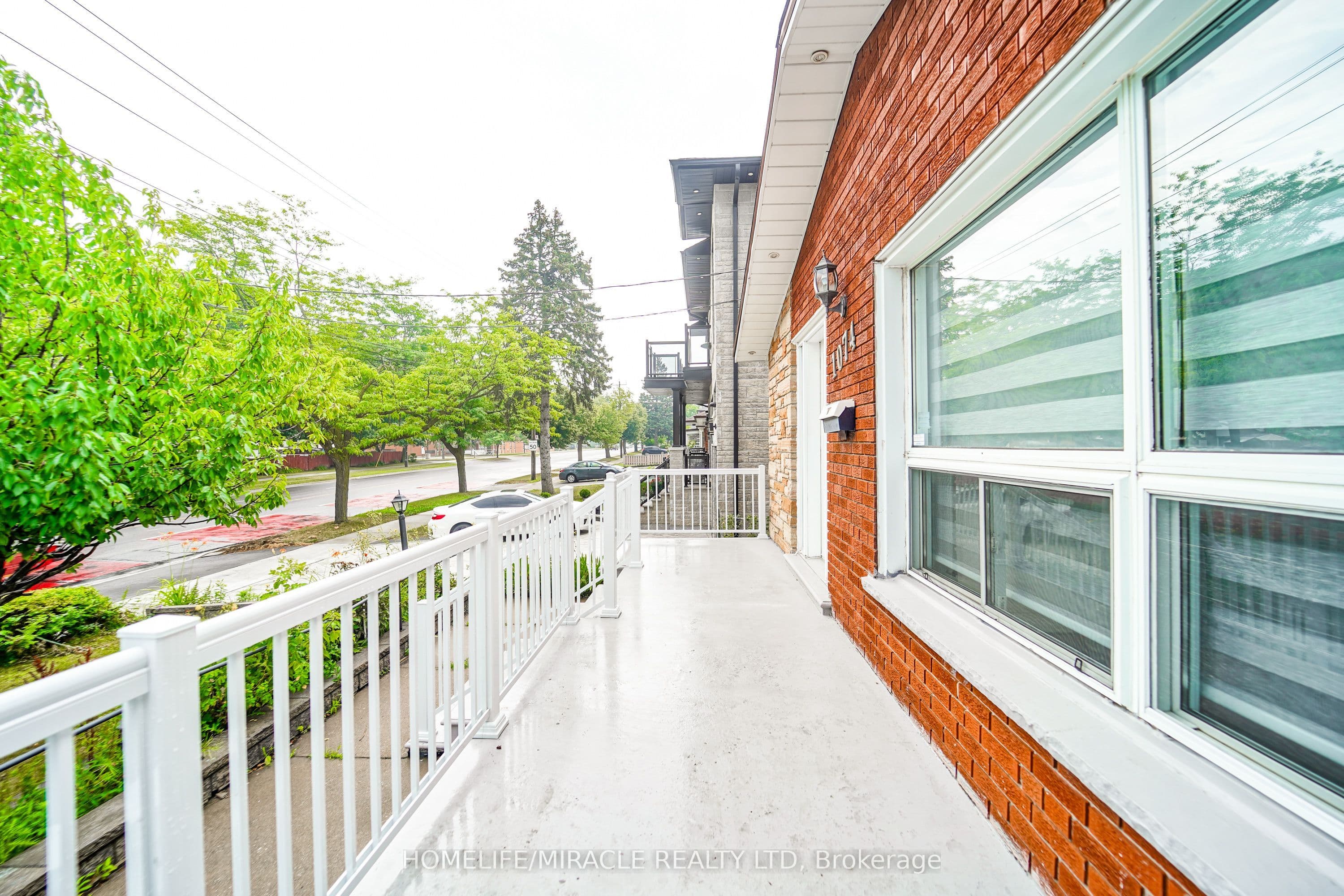 1074 Midland Avenue — photograph 5