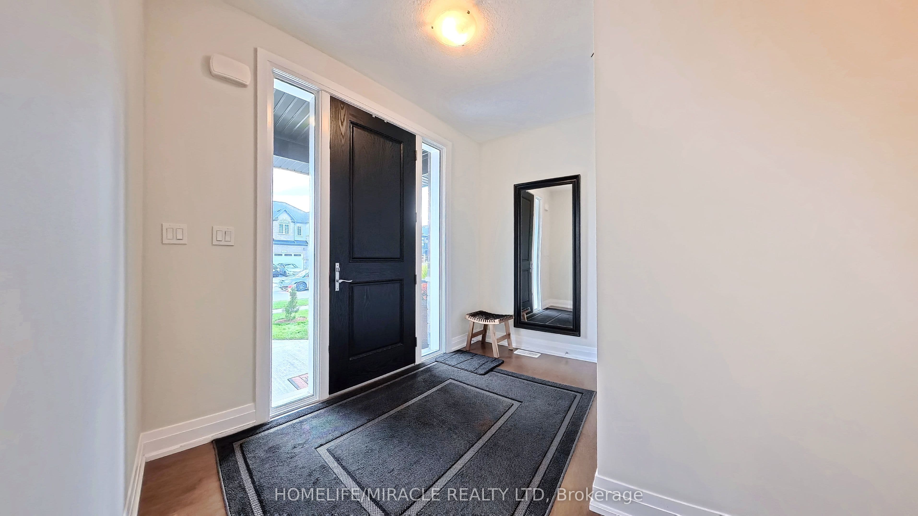 63 Ian Ormston Drive — photograph 4