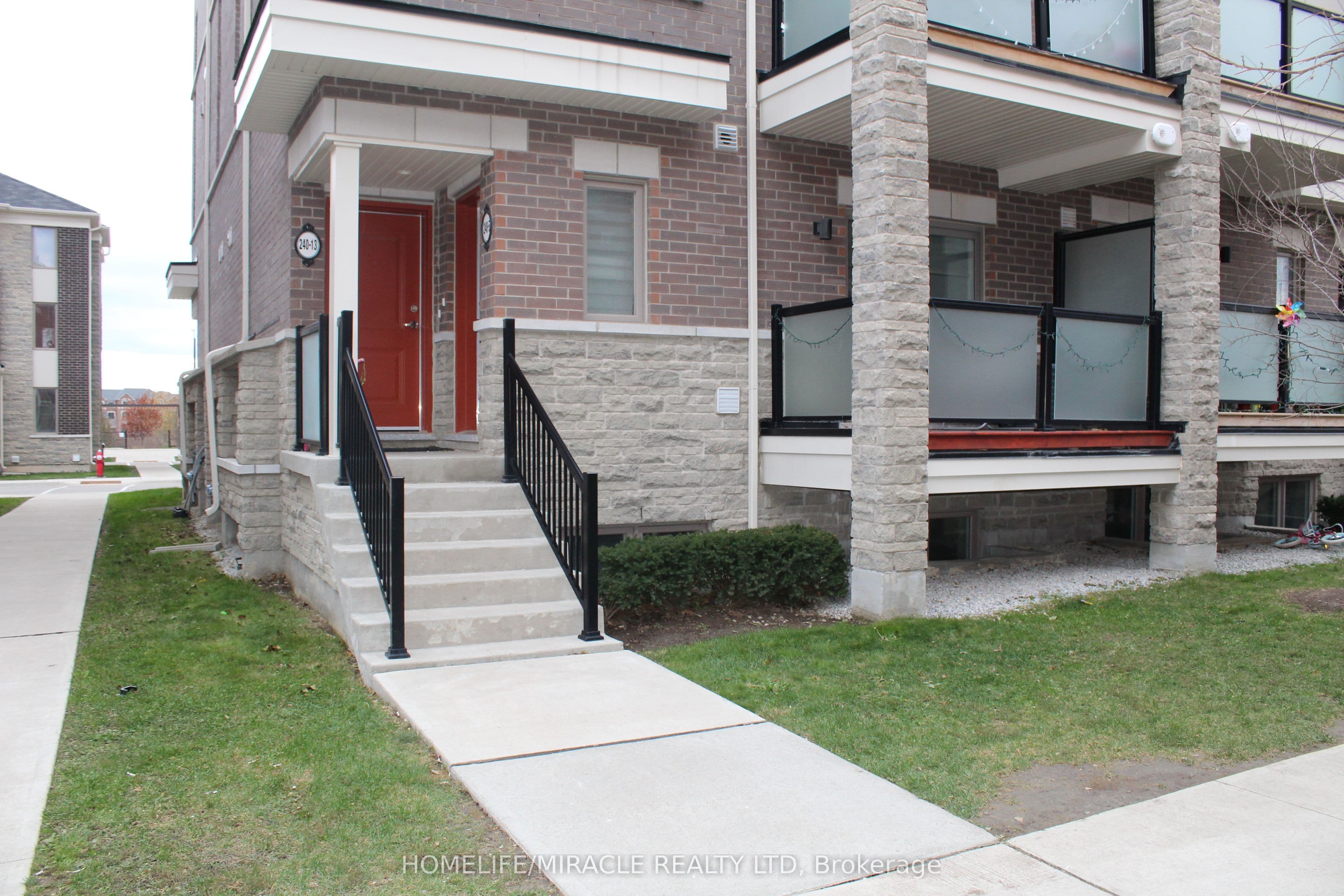 240 Lagerfeld Drive #5 — photograph 2