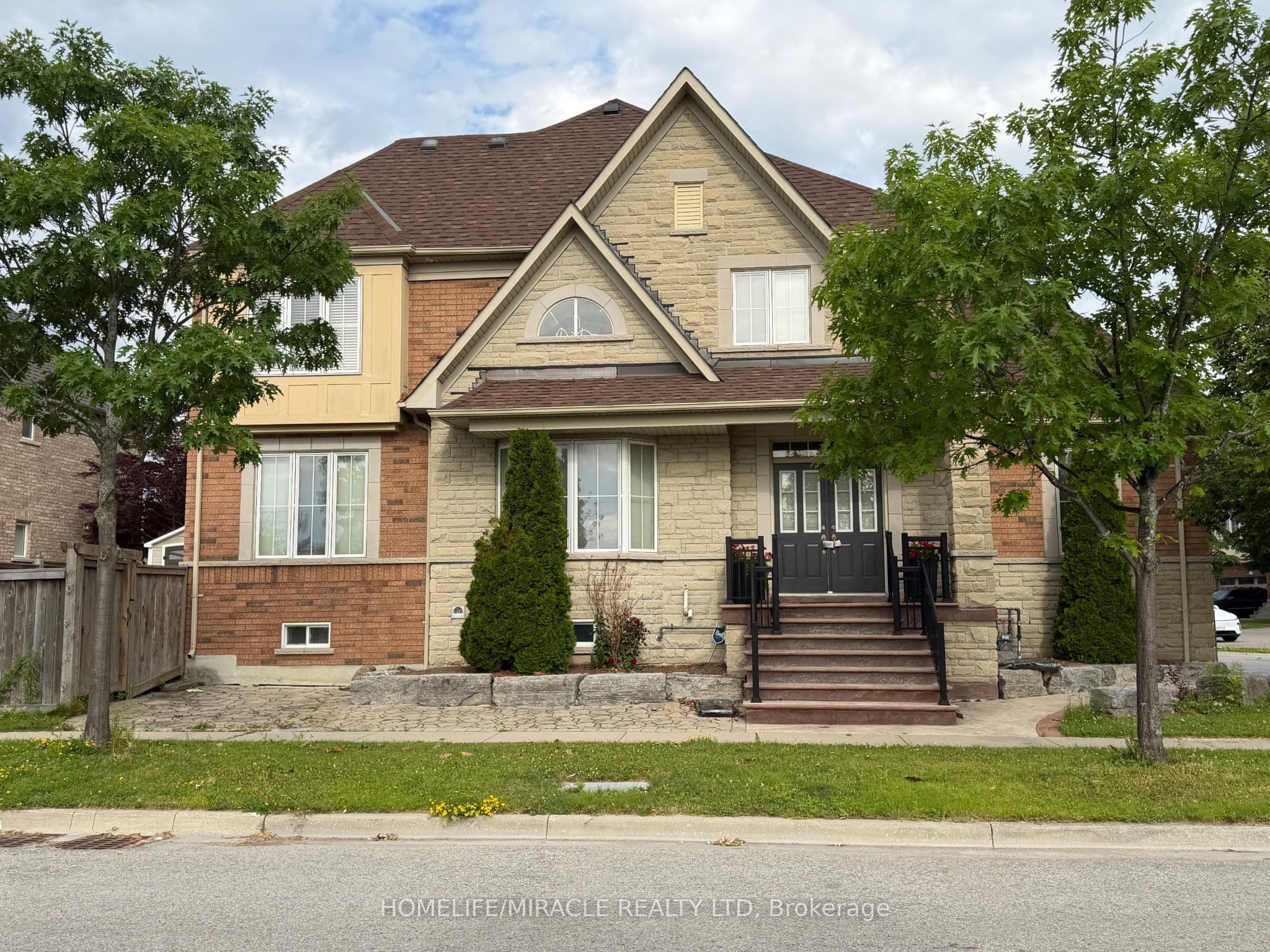 18 Portelli Crescent — photograph 2