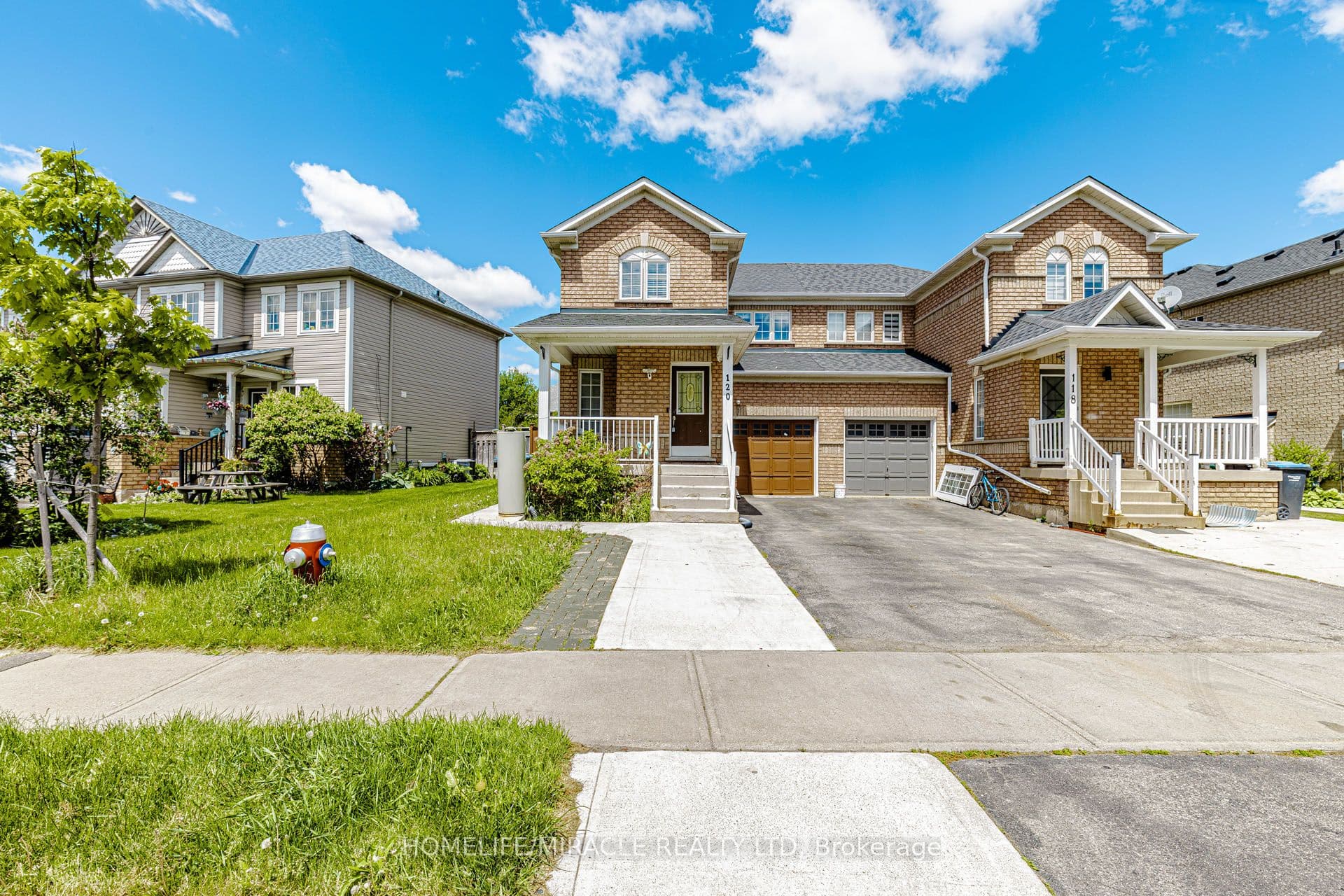 120 Viceroy Crescent — featured photograph