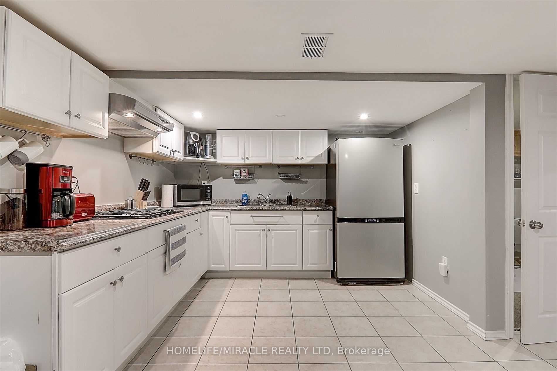 28 Oceanpearl Crescent #Basement — photograph 3